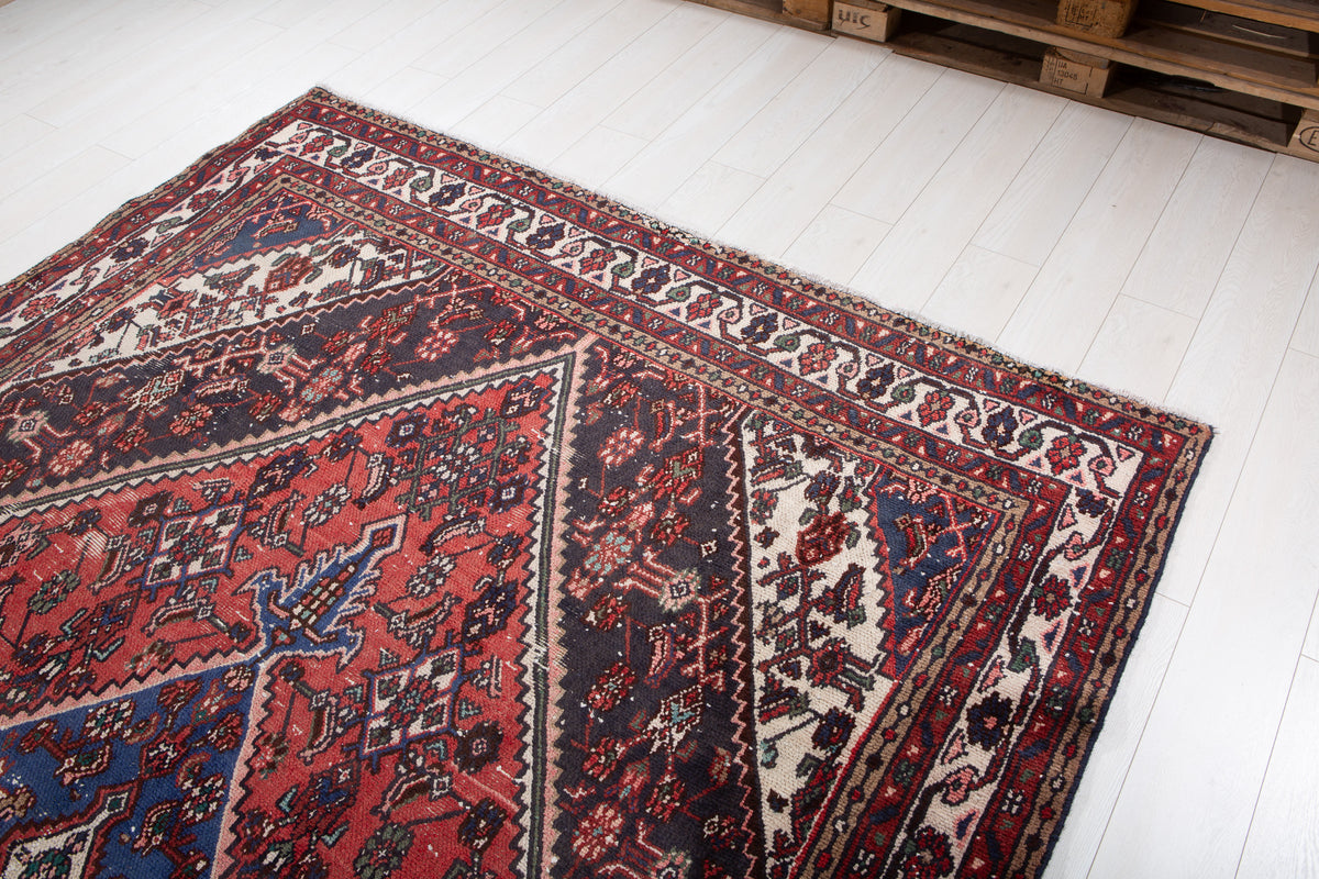 Vintage Red Geometric Rug – 9' 6" x 7' 1" (289 x 215 cm)