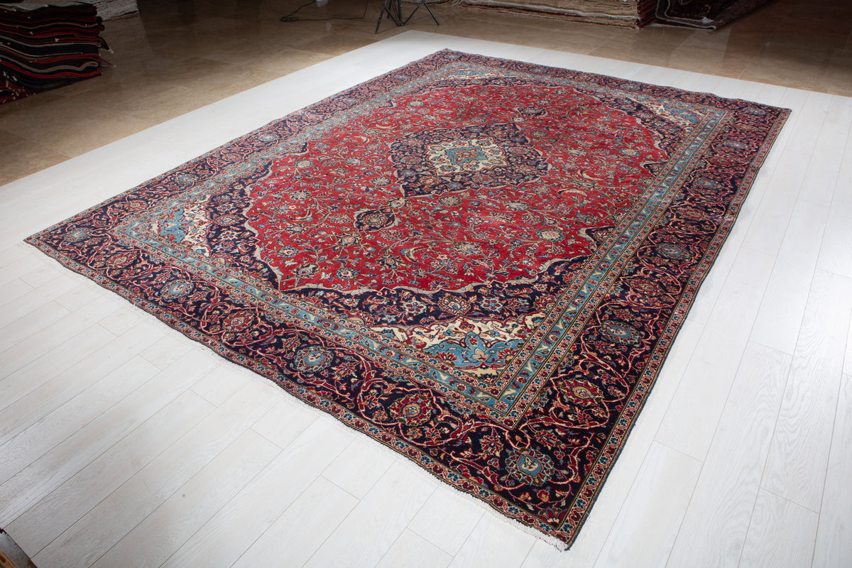 Vintage Red Floral Rug – 11' 10" x 9' 0" (360 x 274 cm)