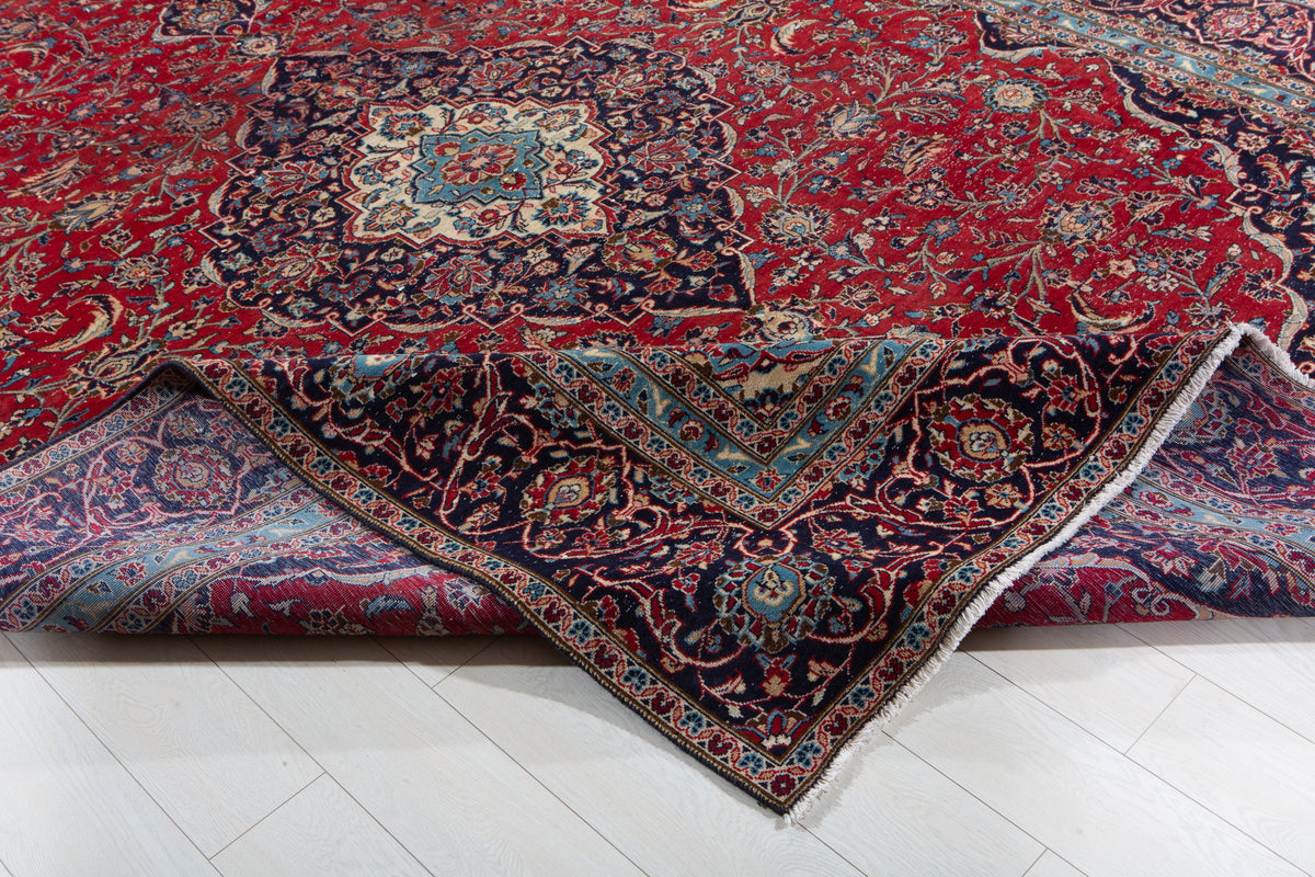 Vintage Red Floral Rug – 11' 10" x 9' 0" (360 x 274 cm)