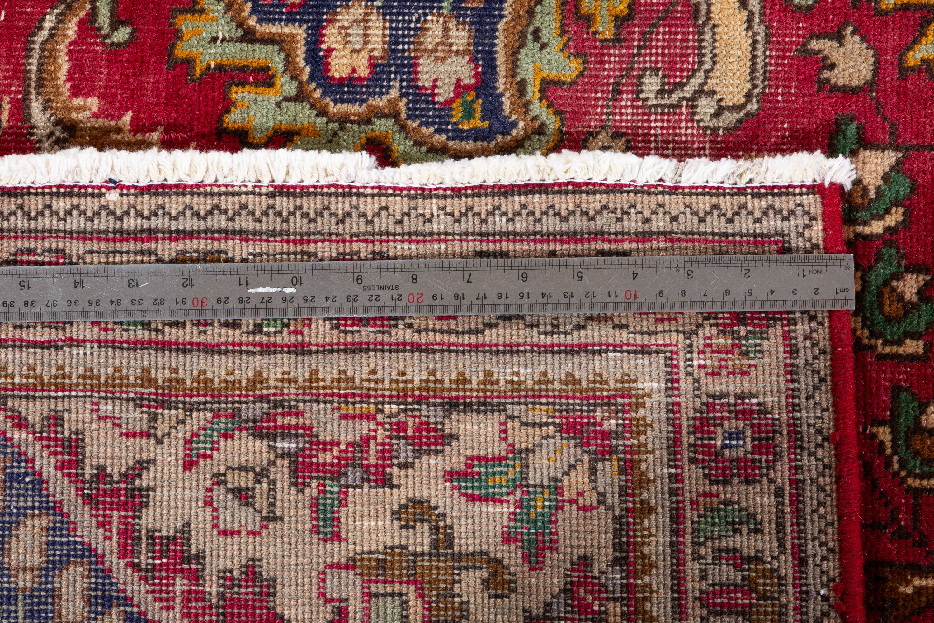 Vintage Red Floral Rug – 10' 7" x 7' 7" (323 x 231 cm)