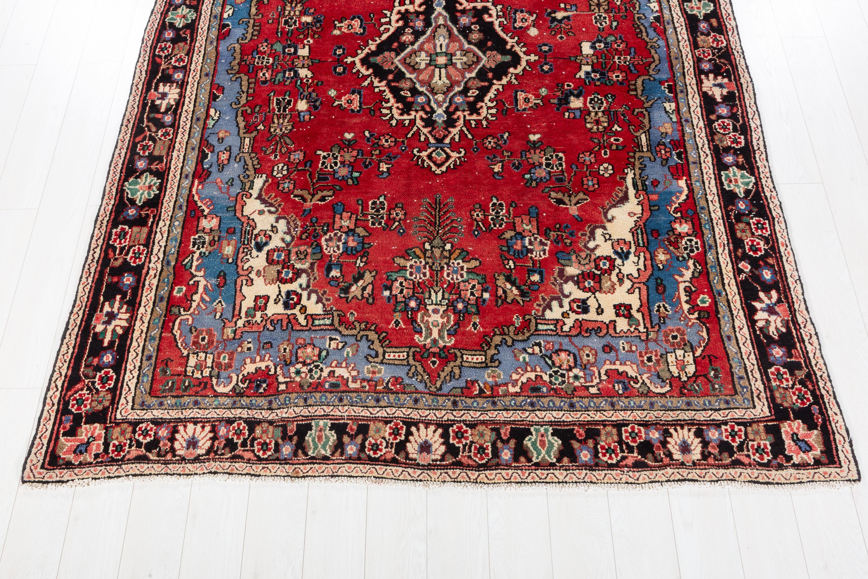 Vintage Red and Light Blue Floral Rug – 9' 7" x 6' 7" (291 x 200 cm)