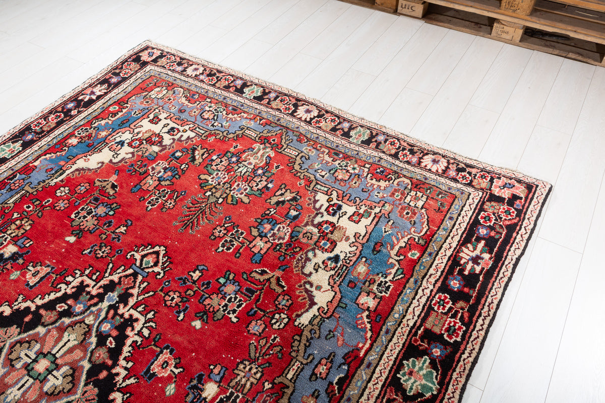 Vintage Red and Light Blue Floral Rug – 9' 7" x 6' 7" (291 x 200 cm)