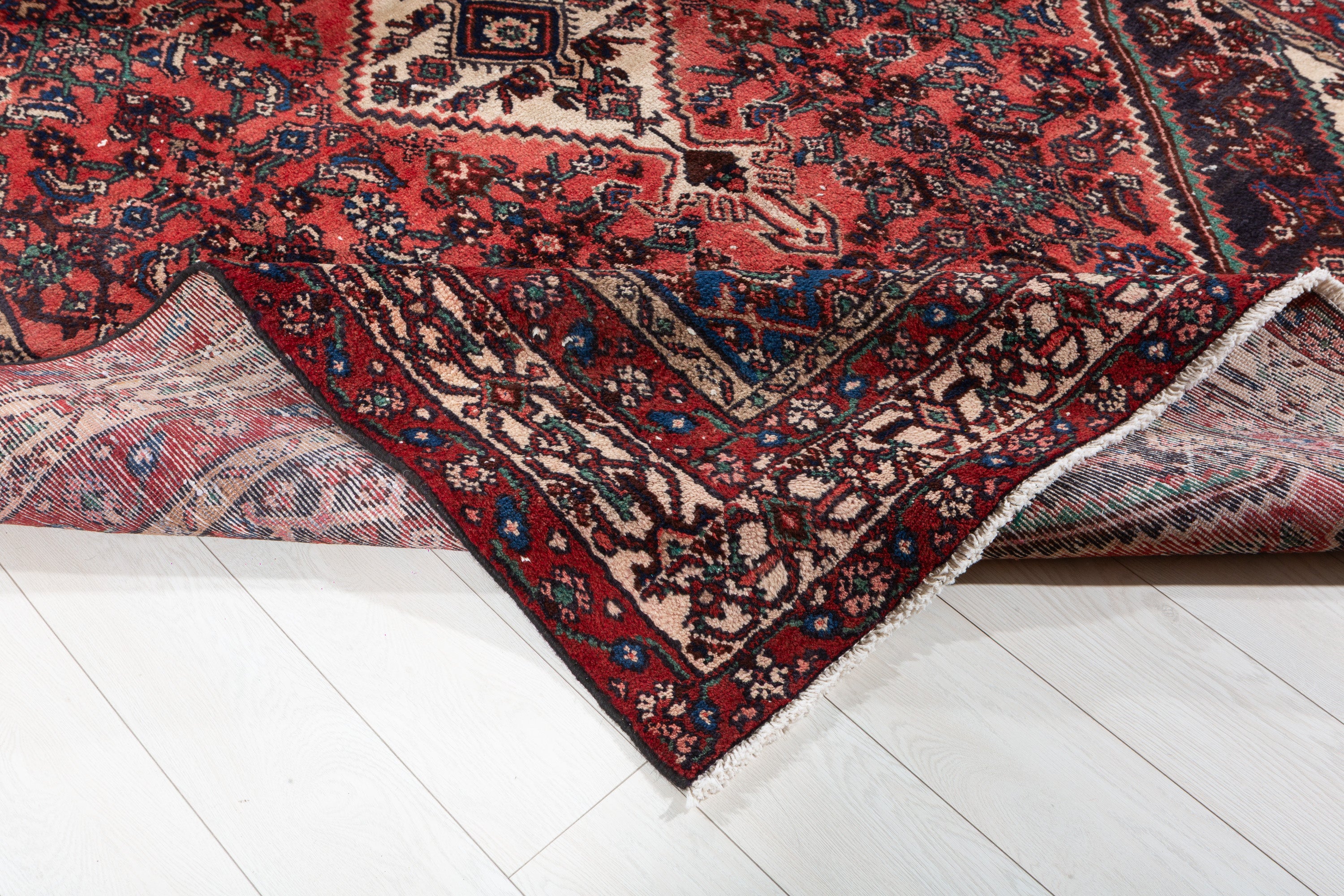 Vintage Bright Red Geometric Rug – 9' 6" x 6' 8" (289 x 202 cm)