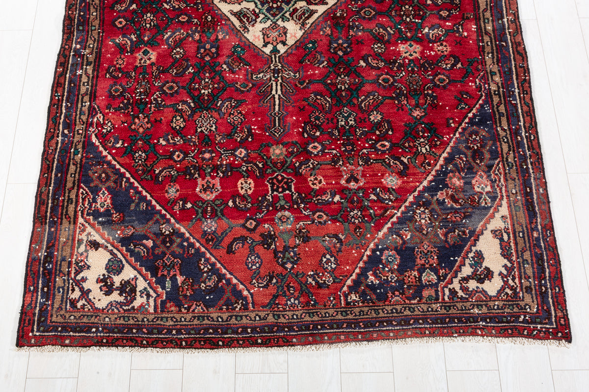 Vintage Red Geometric Rug – 8' 2" x 5' 3" (250 x 159 cm)