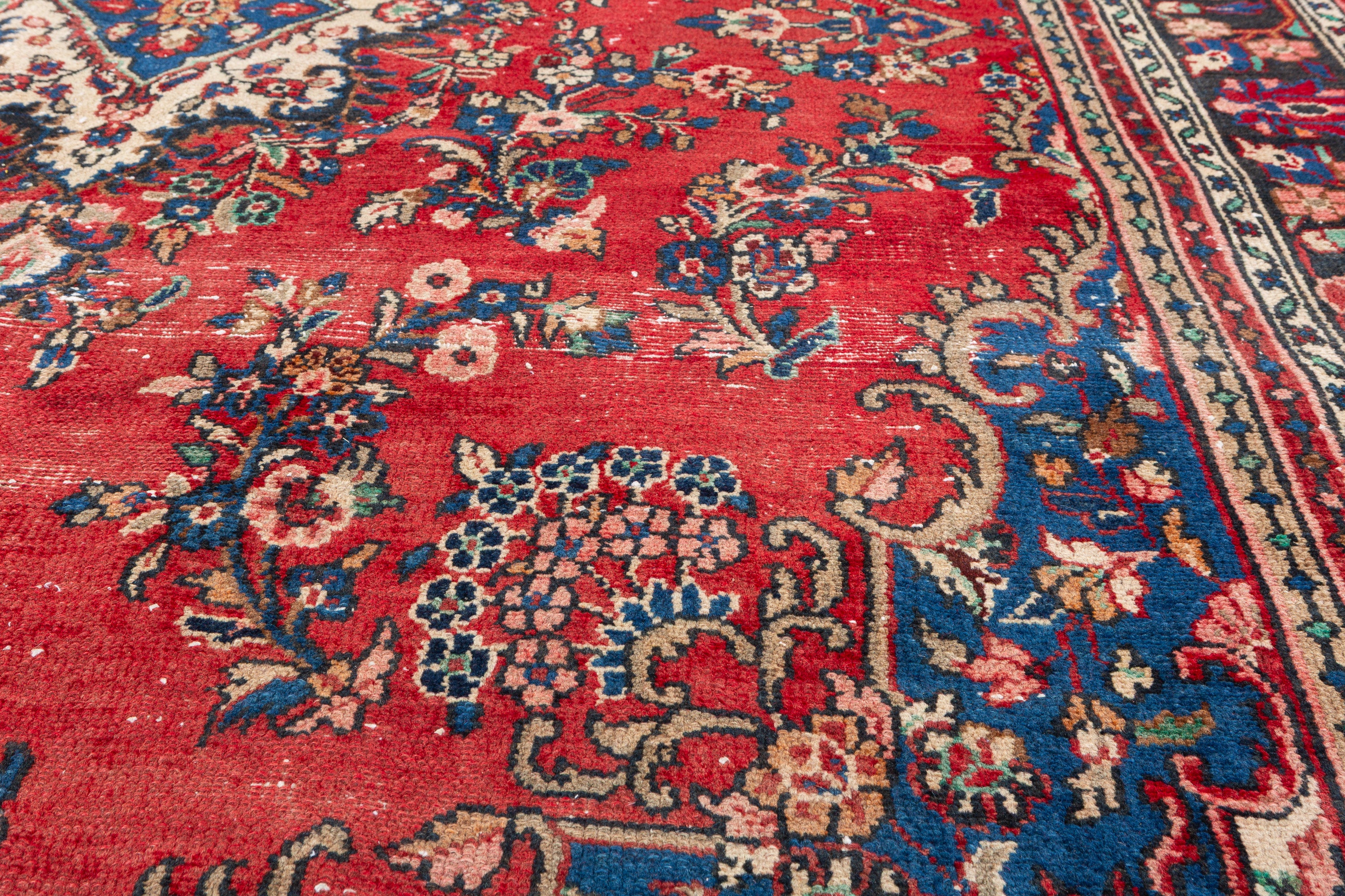 Vintage Red Floral Rug – 12' 0" x 8' 7" (365 x 262 cm)