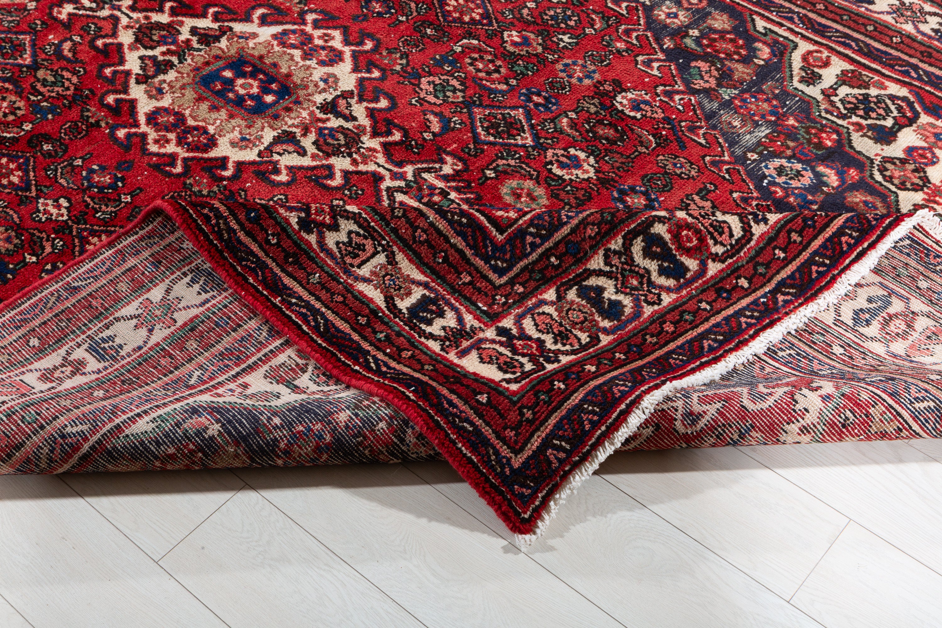 Vintage Red Geometric Rug – 10' 2" x 6' 10" (309 x 208 cm)