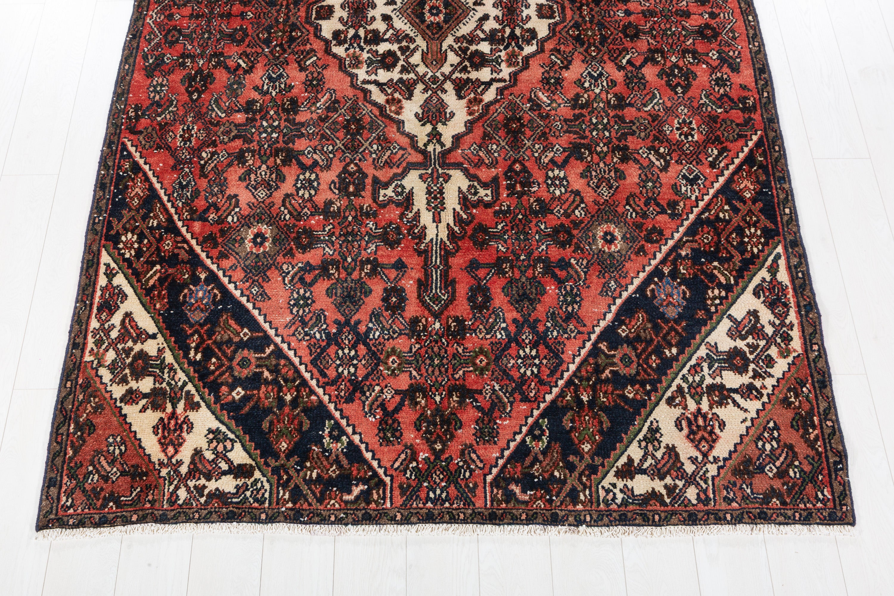 Vintage Red and Beige Geometric Rug – 9' 9" x 5' 8" (297 x 172 cm)