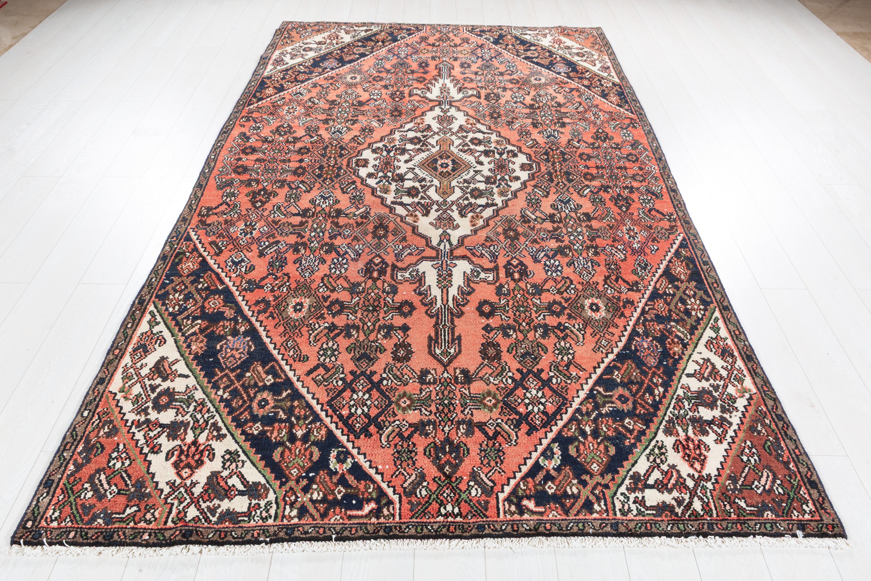 Vintage Red and Beige Geometric Rug – 9' 9" x 5' 8" (297 x 172 cm)