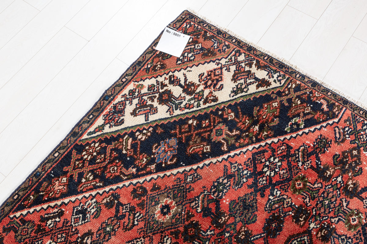 Vintage Red and Beige Geometric Rug – 9' 9" x 5' 8" (297 x 172 cm)