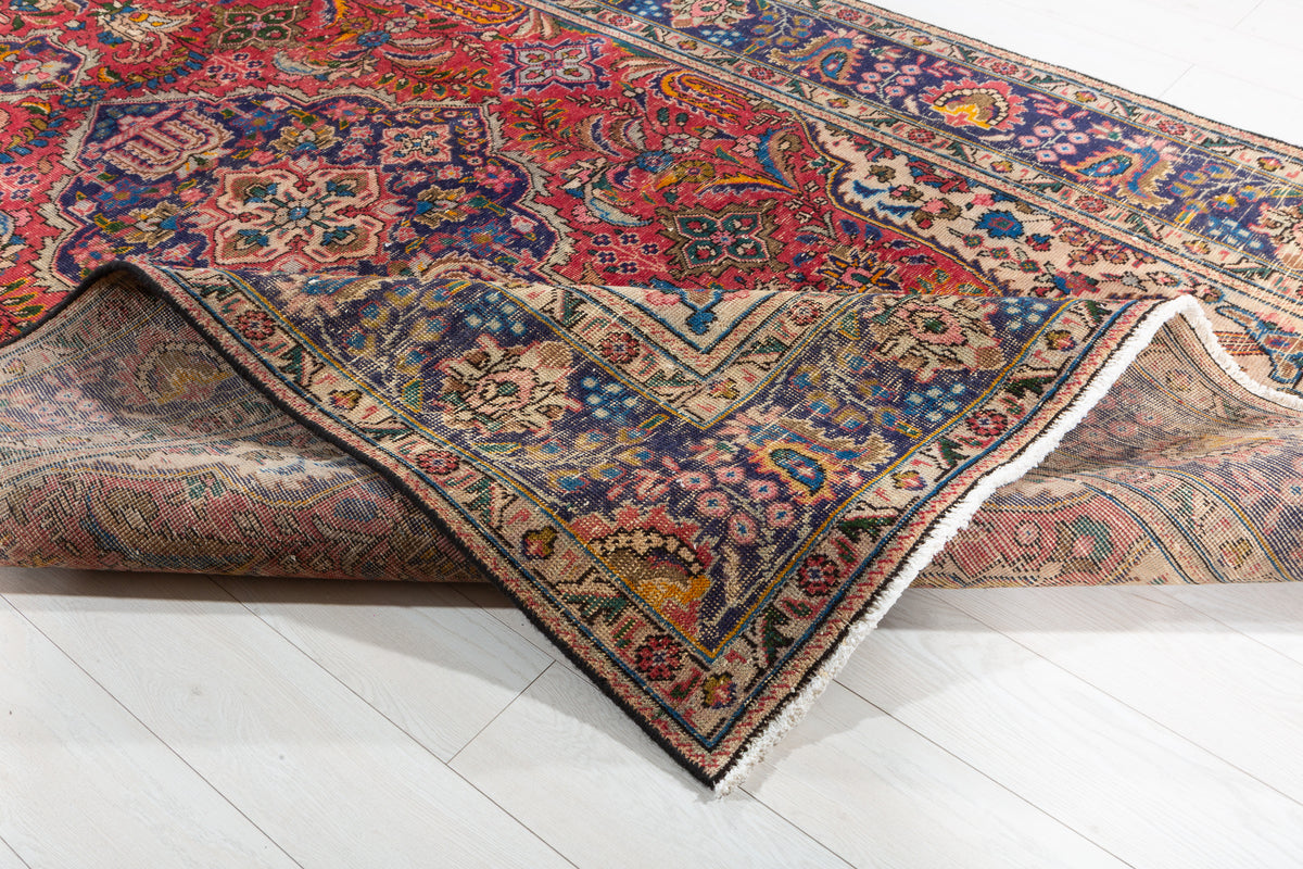 Vintage Red and Navy Blue Floral Rug – 9' 10" x 6' 6" (299 x 199 cm)