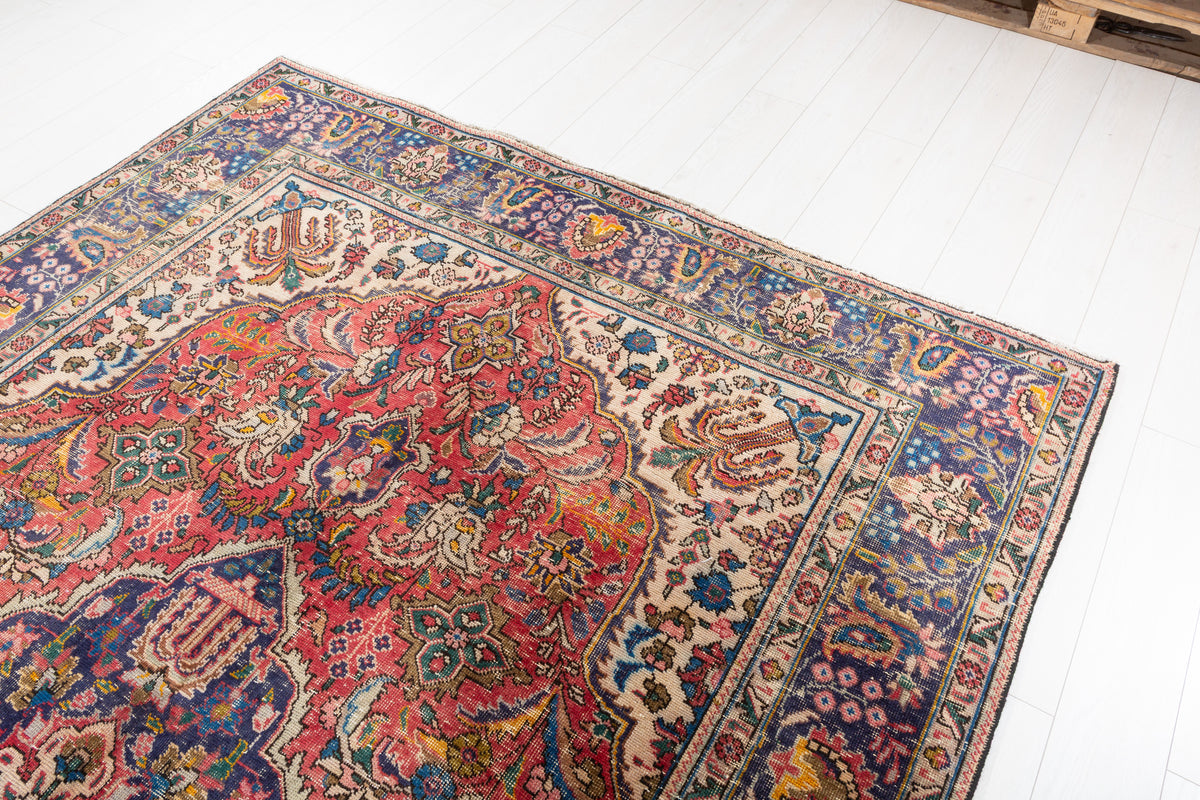 Vintage Red and Navy Blue Floral Rug – 9' 9" x 6' 7" (297 x 200 cm)