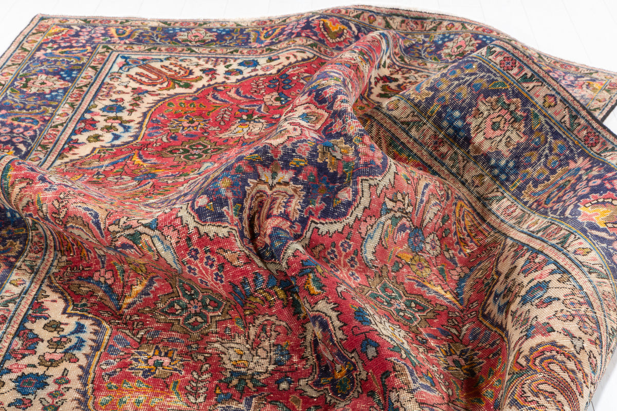 Vintage Red and Navy Blue Floral Rug – 9' 9" x 6' 7" (297 x 200 cm)