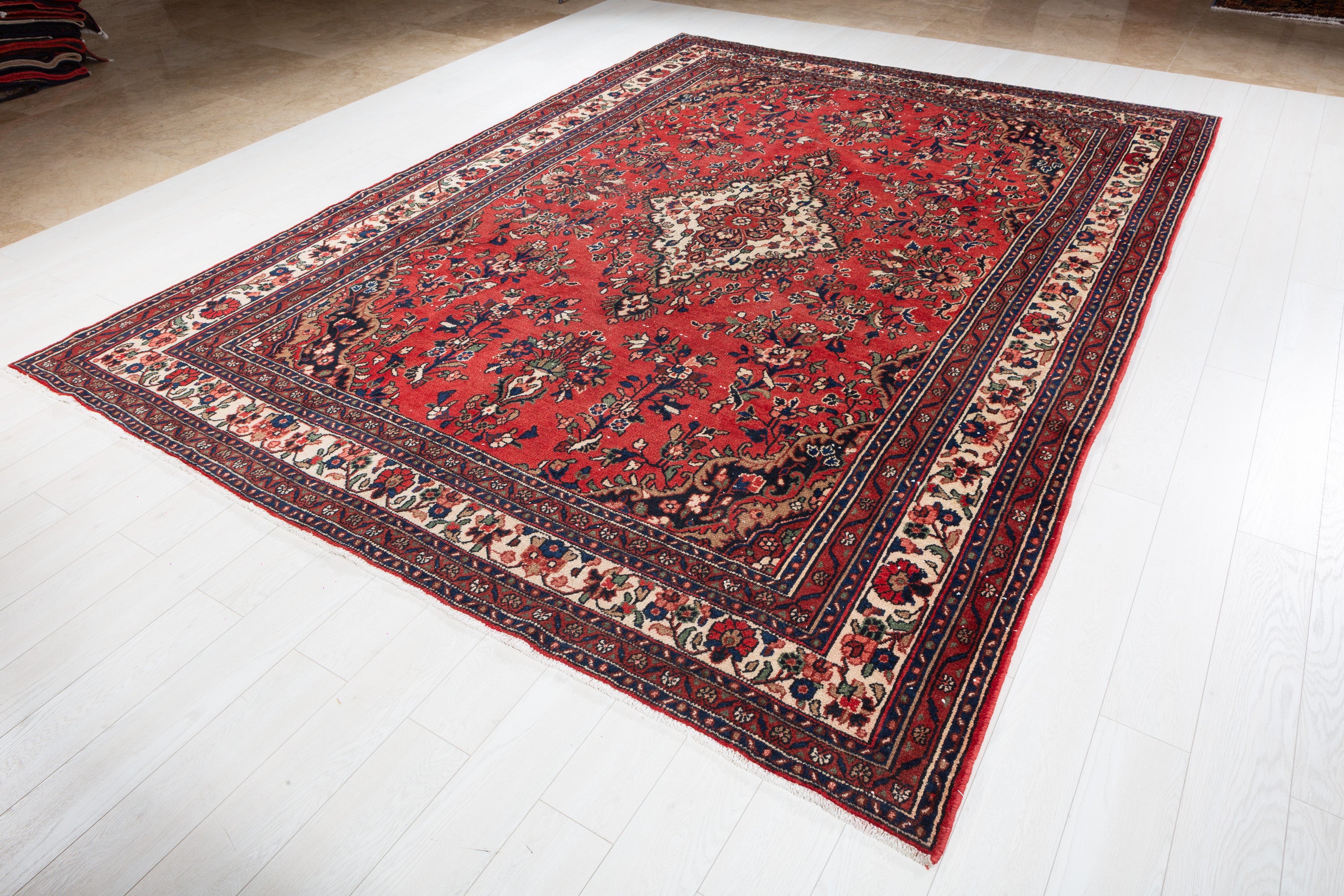 Vintage Red and Beige Floral Rug – 11' 5" x 8' 4" (348 x 254 cm)