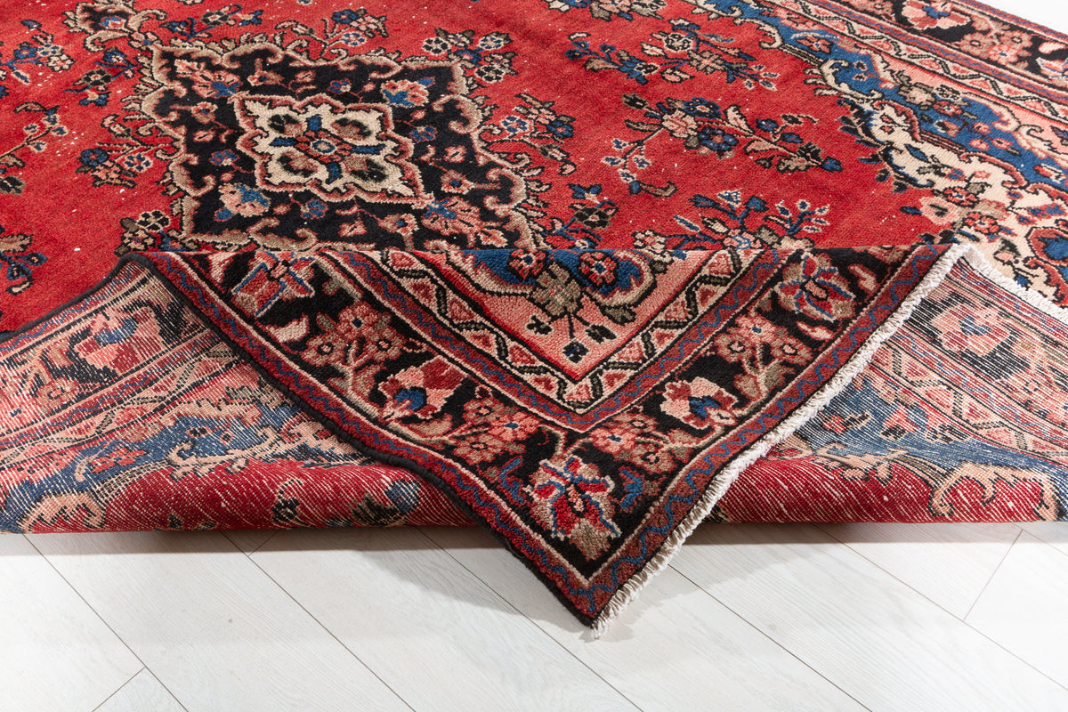 Vintage Red Floral Rug – 9' 4" x 6' 9" (285 x 206 cm)