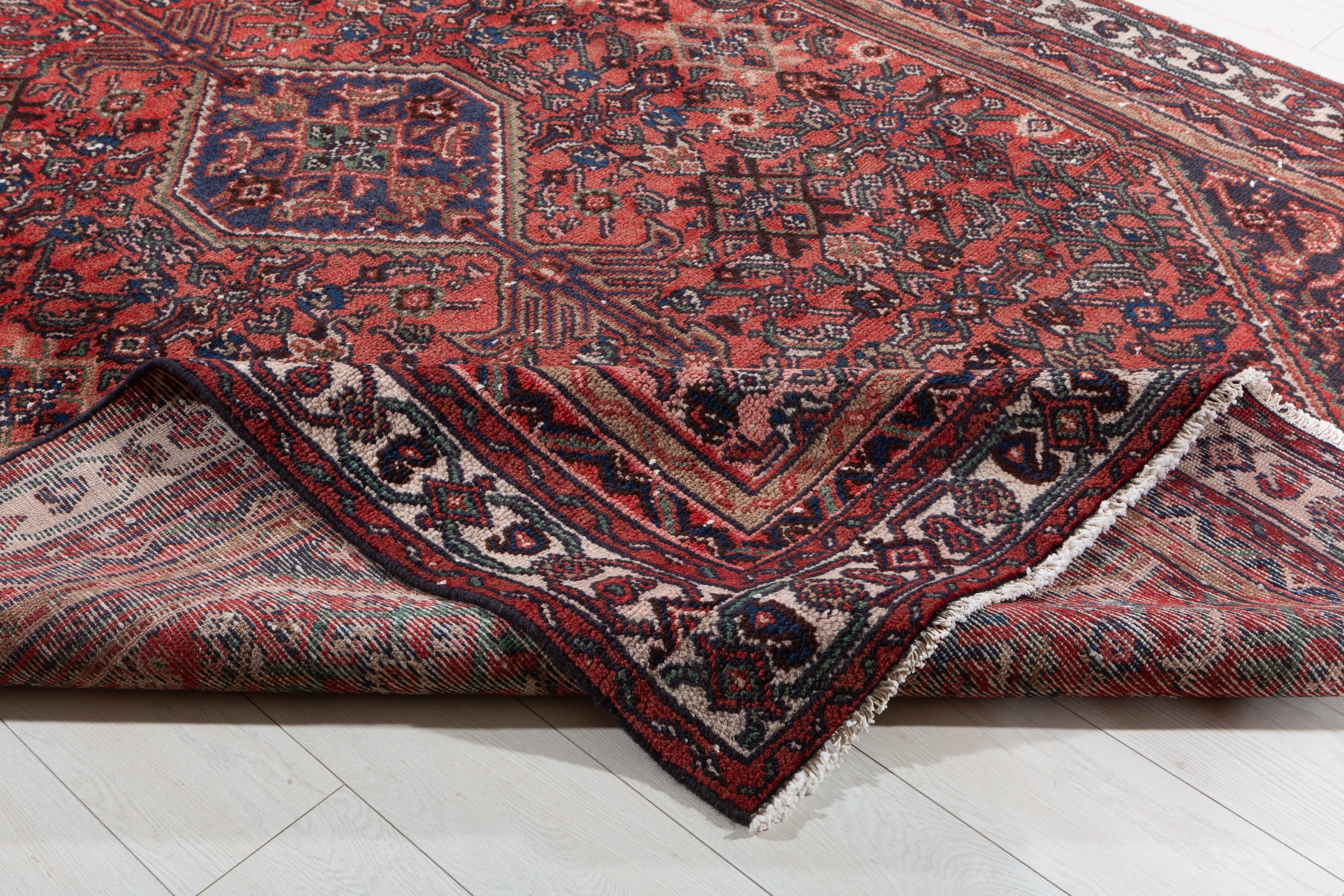 Vintage Red Geometric Rug – 9' 8" x 6' 4" (294 x 193 cm)