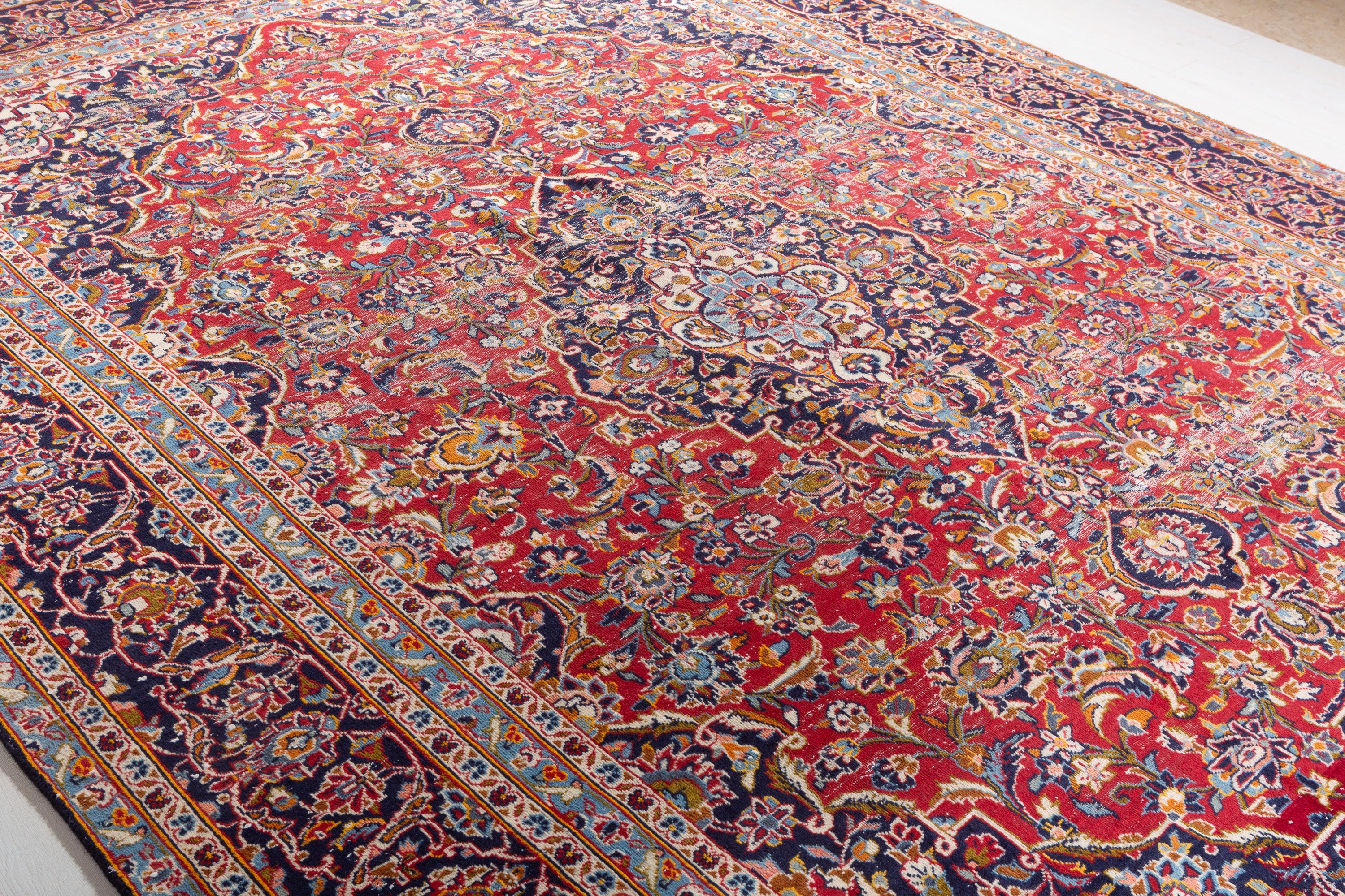 Vintage Red Floral Rug – 12' 8" x 9' 1" (387 x 278 cm)