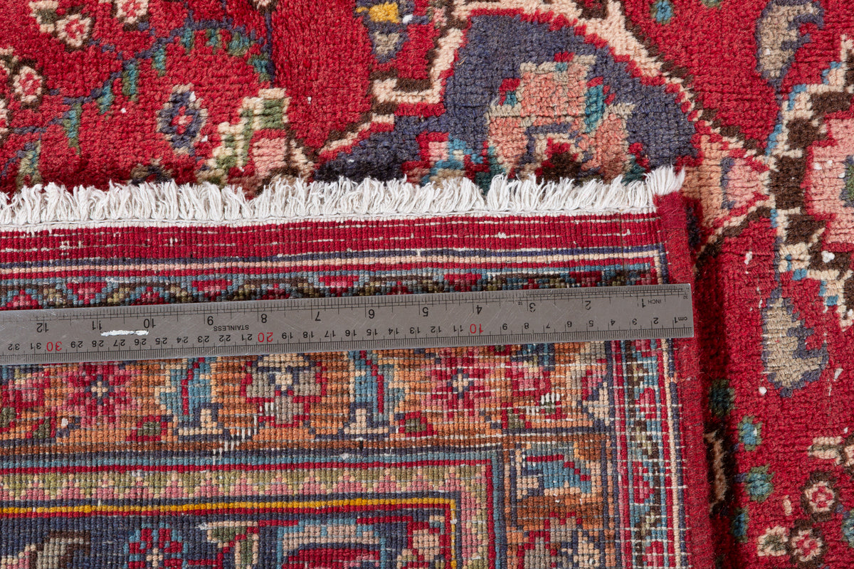 Vintage Red Floral Rug – 9' 4" x 6' 4" (284 x 194 cm)