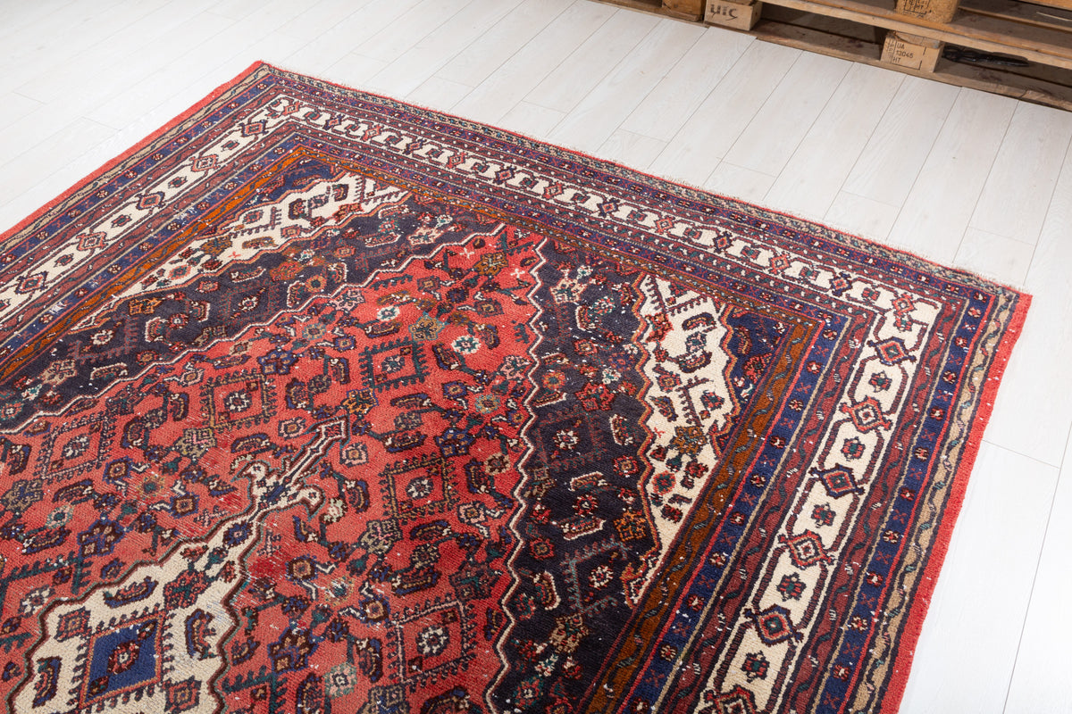 Vintage Red Geometric Rug – 9' 9" x 6' 10" (296 x 209 cm)