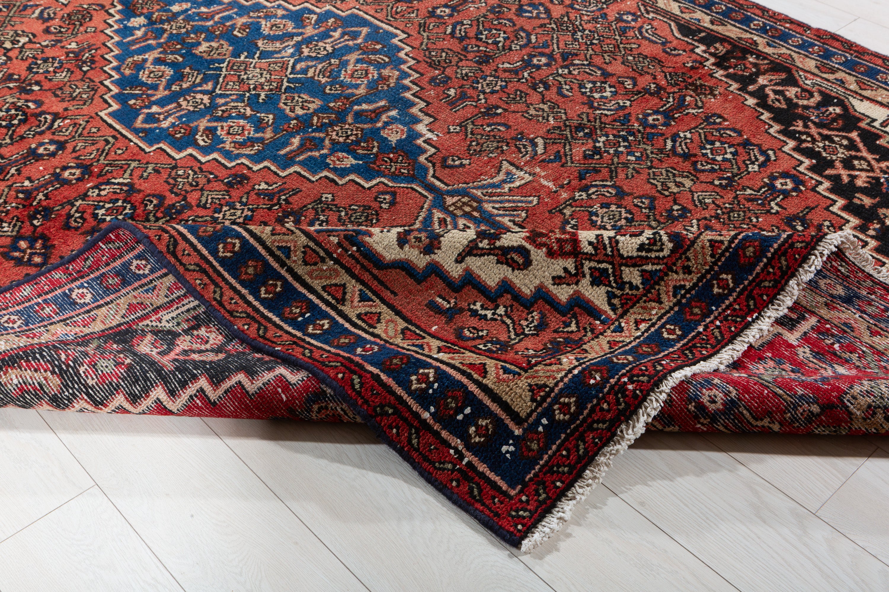 Vintage Red and blue Floral Rug – 10' 0" x 6' 2" (305 x 189 cm)