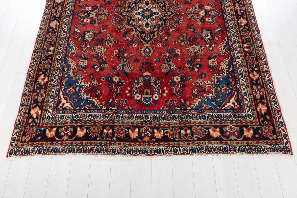 Vintage Red Floral Rug – 9' 4" x 6' 9" (285 x 207 cm)