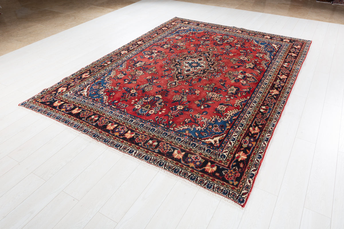 Vintage Red Floral Rug – 9' 4" x 6' 9" (285 x 207 cm)
