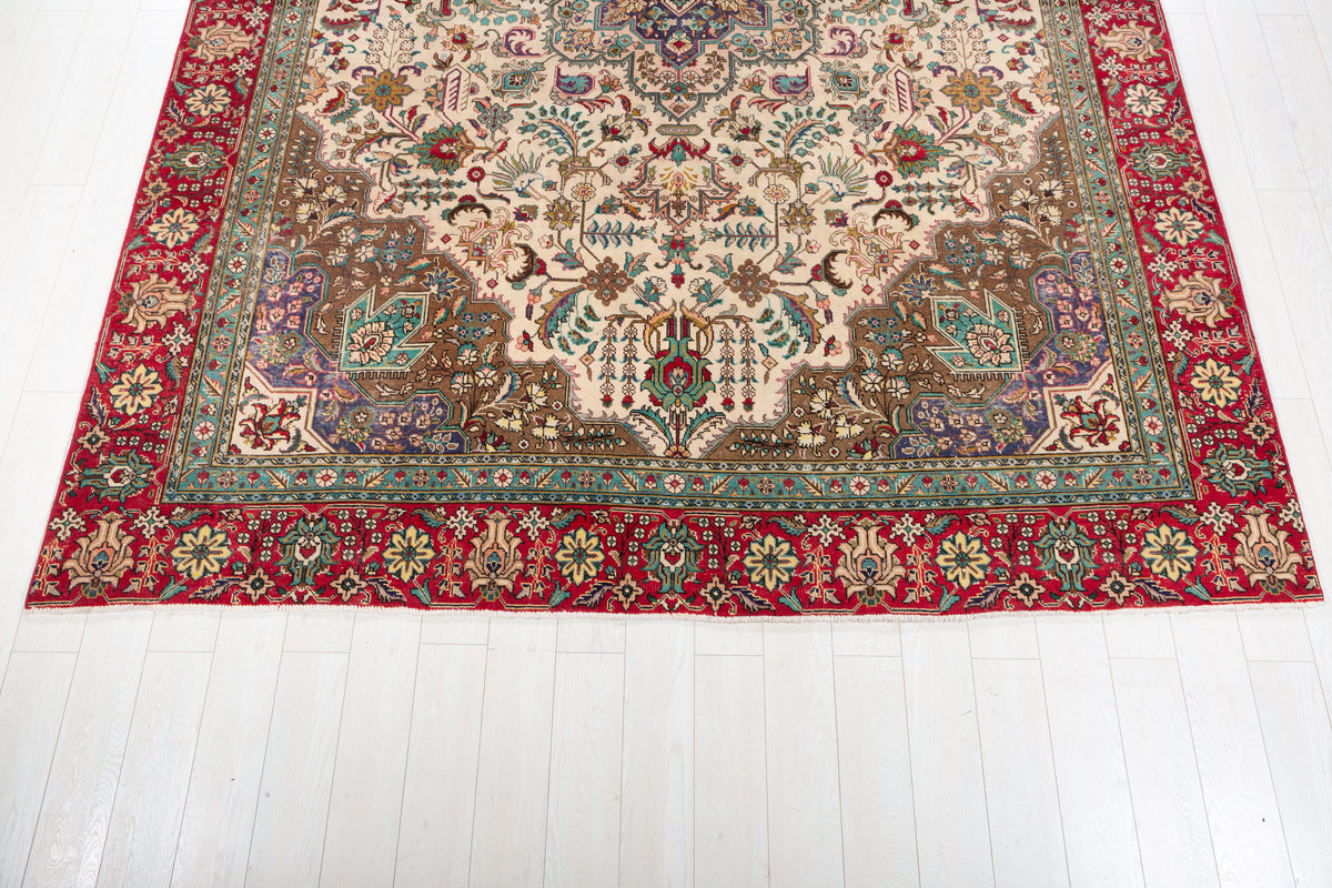 Vintage Beige Floral Rug – 12' 1" x 9' 1" (369 x 278 cm)