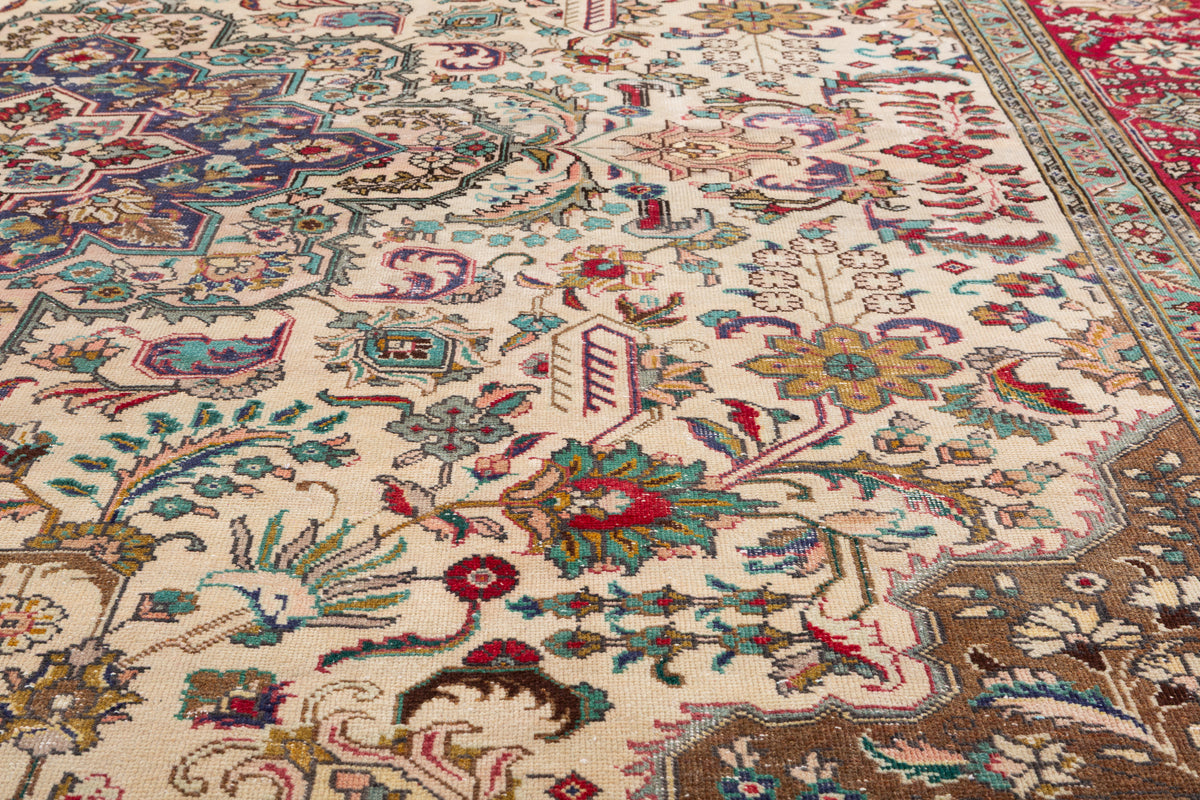 Vintage Beige Floral Rug – 12' 1" x 9' 1" (369 x 278 cm)