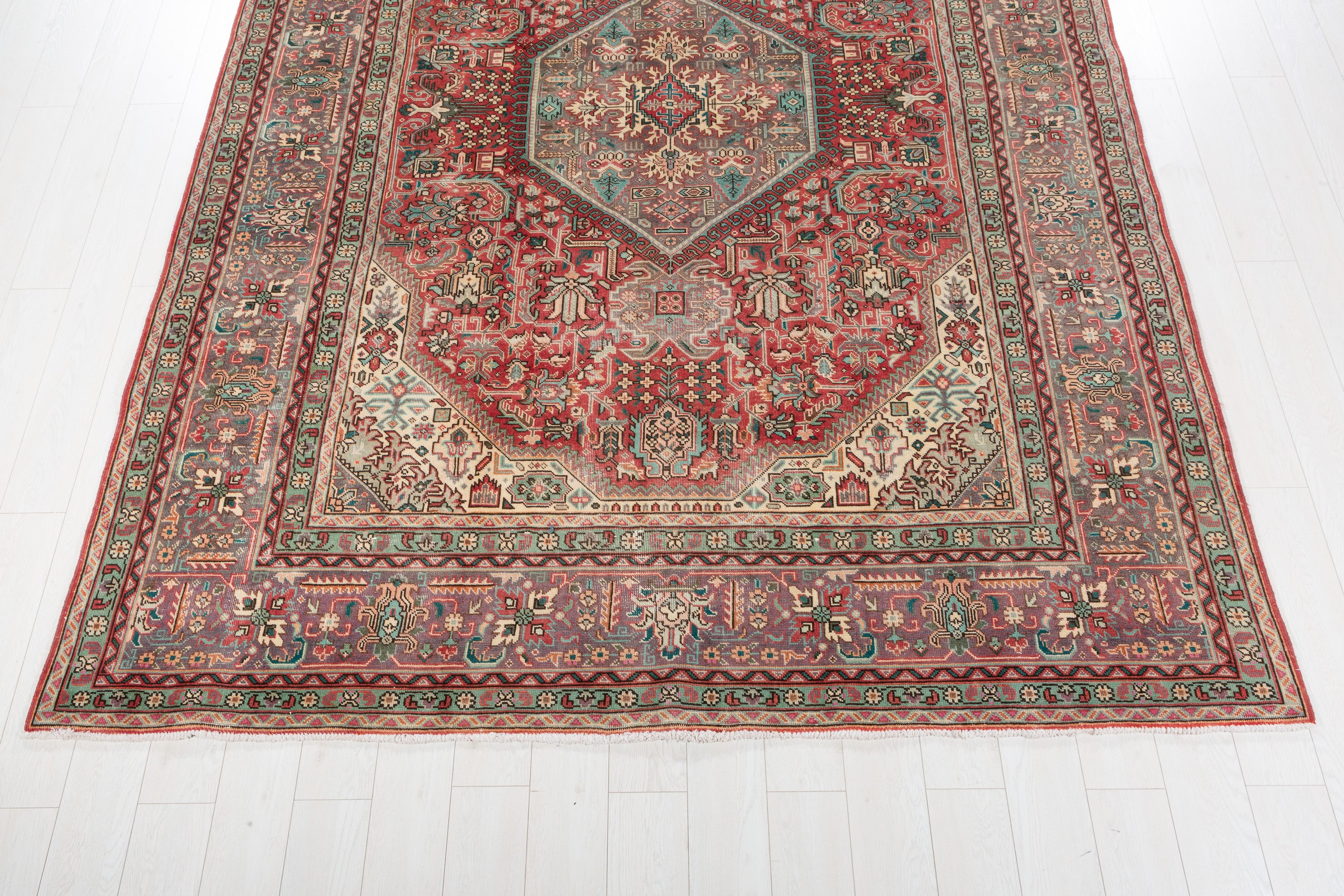 Collectible Vintage Red Floral Rug – 10' 11" x 7' 11" (333 x 241 cm)