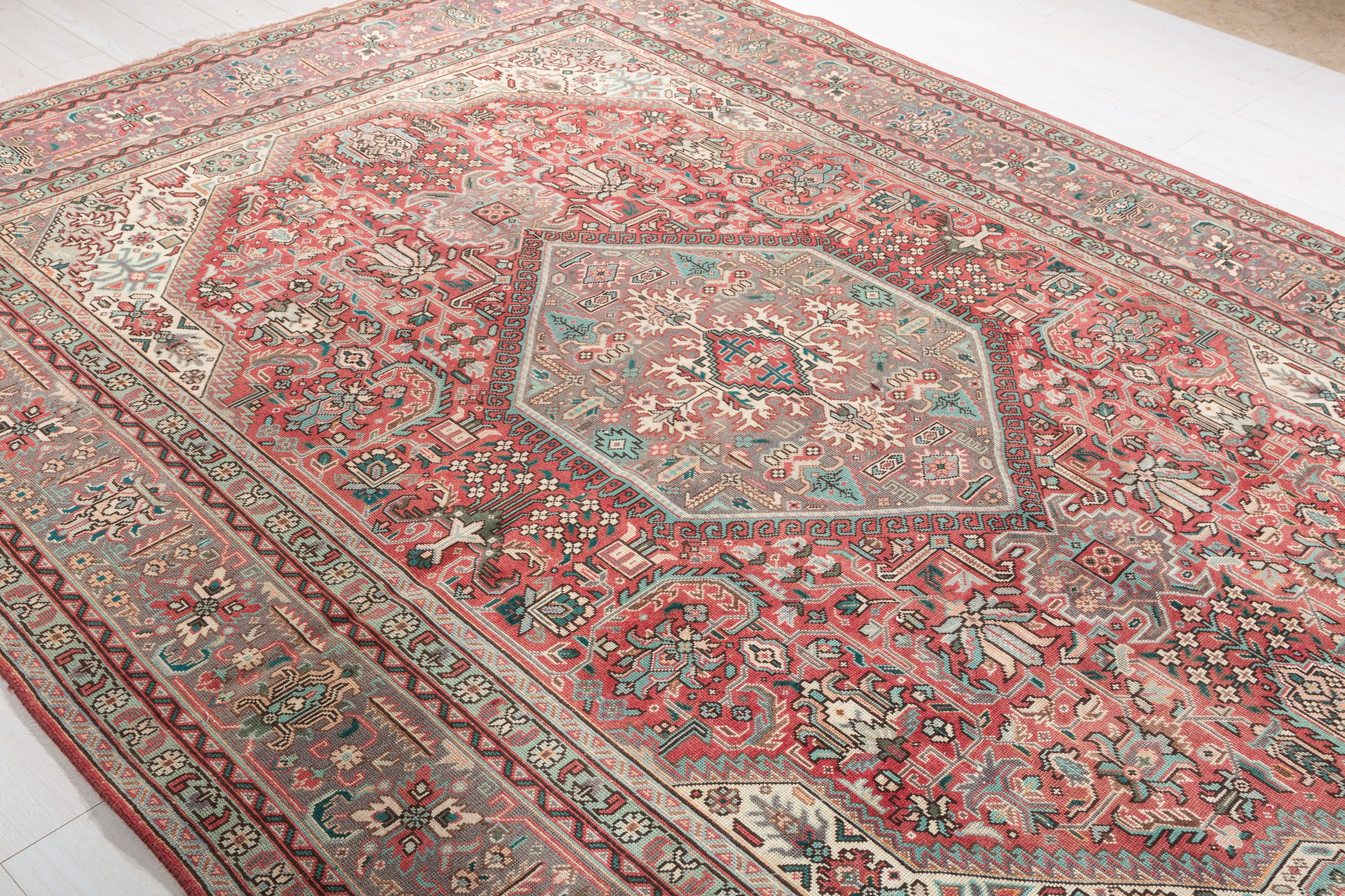 Collectible Vintage Red Floral Rug – 10' 11" x 7' 11" (333 x 241 cm)