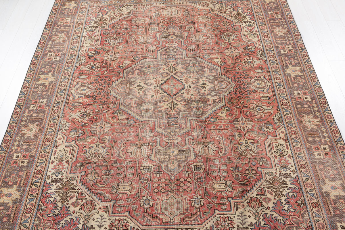 Vintage Faded red Floral Rug – 10' 7" x 7' 9" (323 x 236 cm)