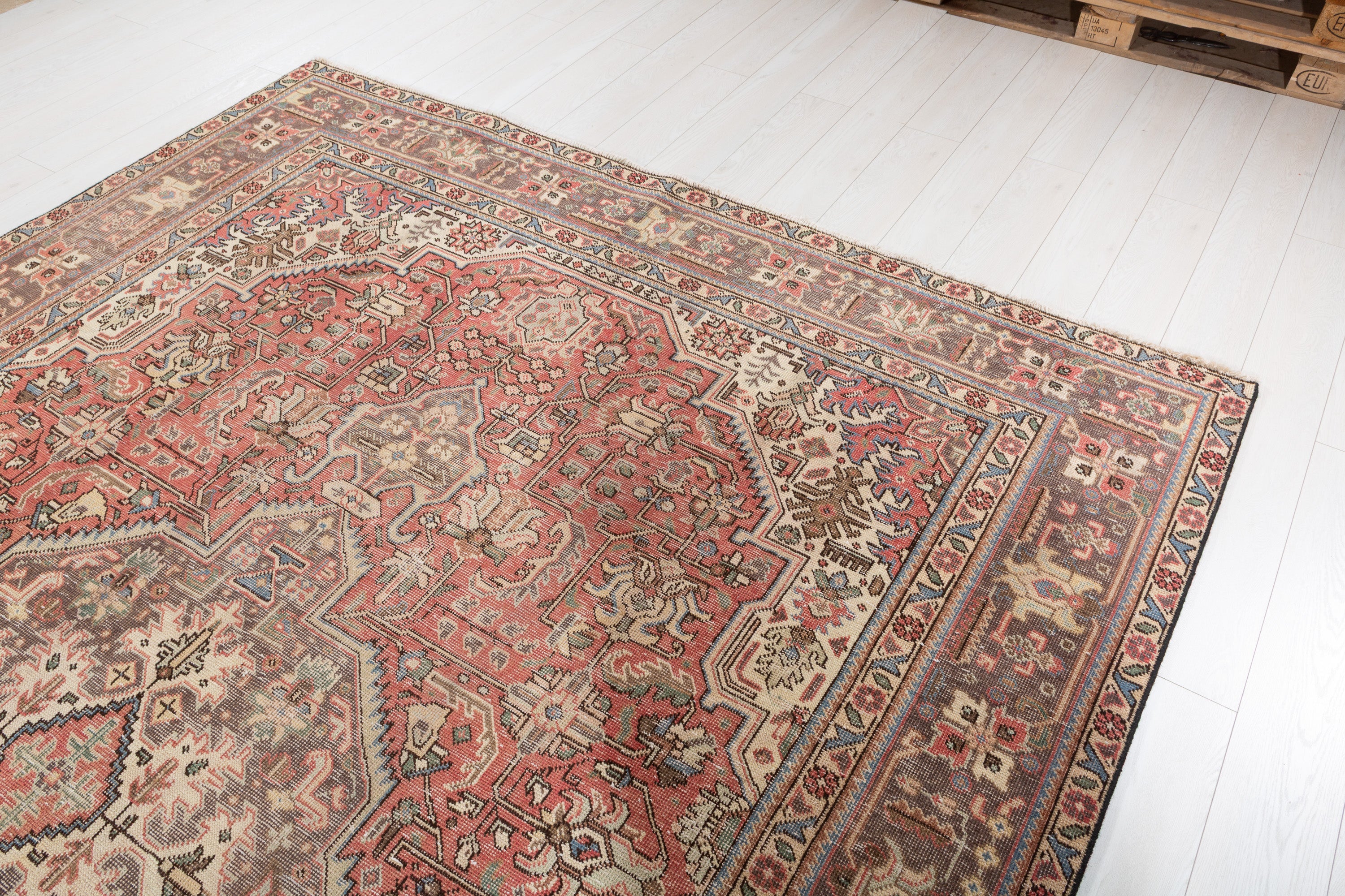 Vintage Faded red Floral Rug – 10' 7" x 7' 9" (323 x 236 cm)
