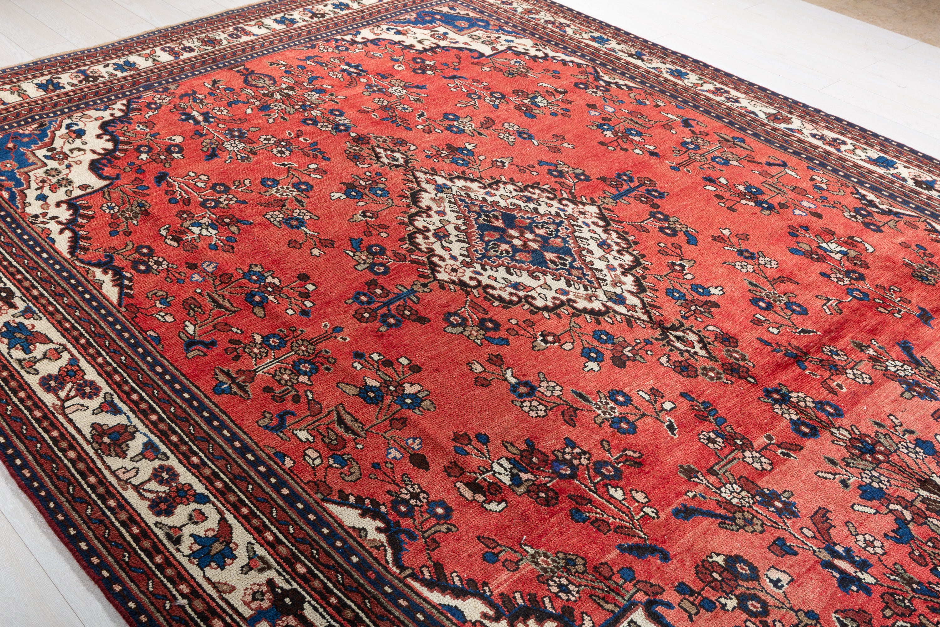 Vintage Red and beige Floral Rug – 11' 5" x 8' 5" (347 x 257 cm)