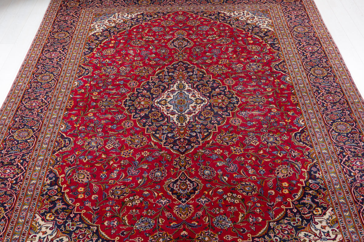 Vintage Red and navy Traditional Rug – 13' 4" x 9' 5" (406 x 286 cm)