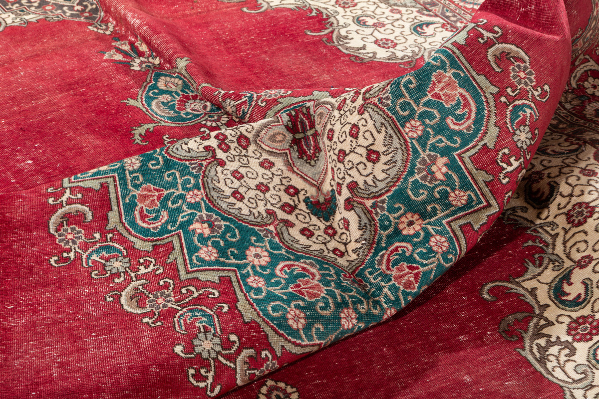 Collectible Vintage Red and green Traditional Rug – 15' 8" x 9' 8" (478 x 295 cm)