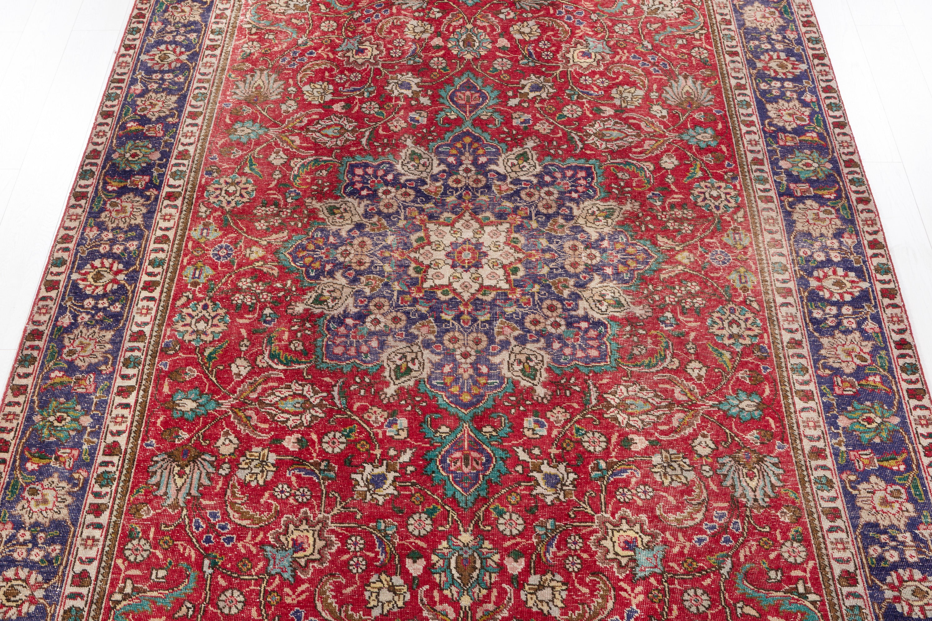 Vintage Red and beige Traditional Rug – 9' 9" x 6' 9" (297 x 206 cm)