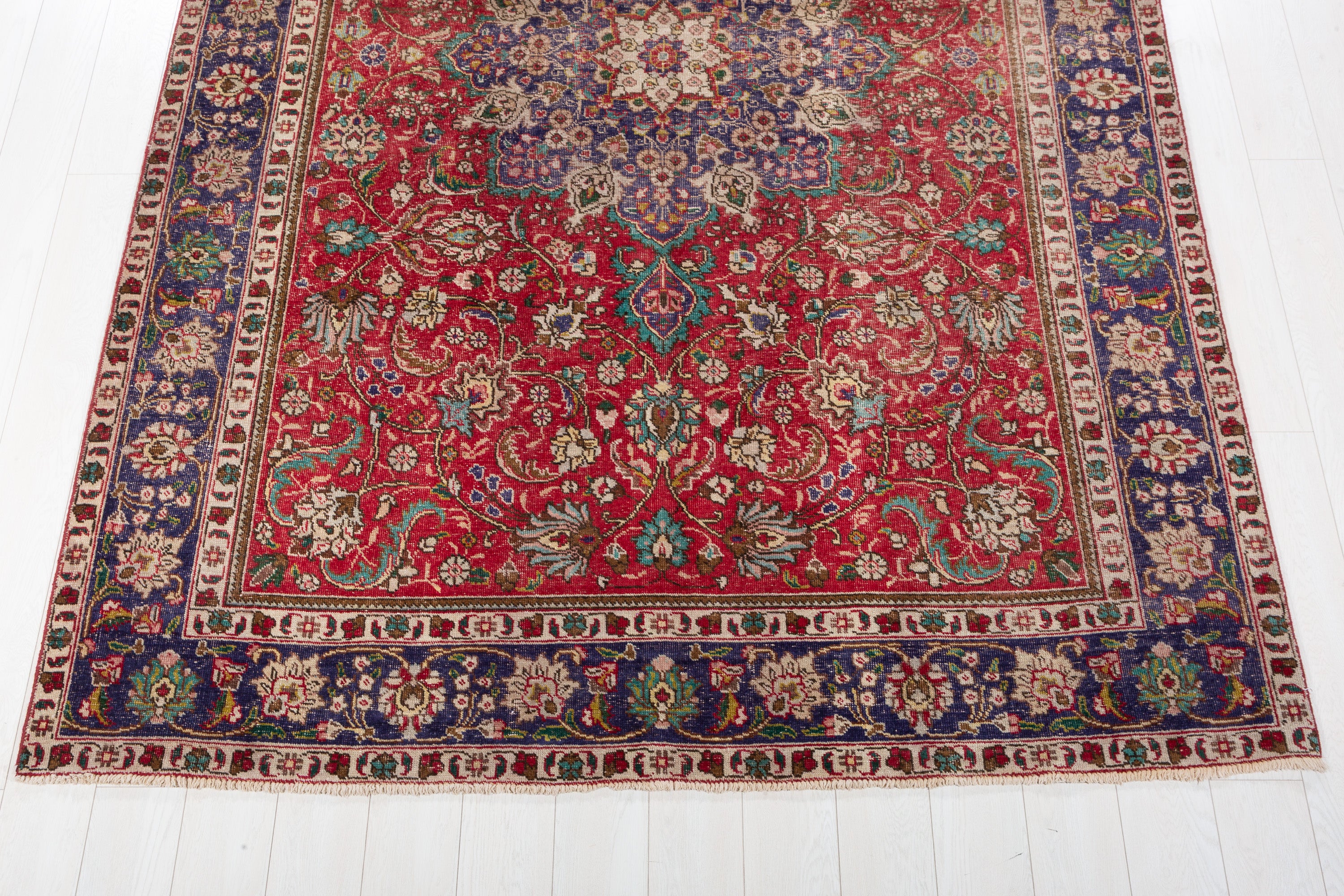 Vintage Red and beige Traditional Rug – 9' 9" x 6' 9" (297 x 206 cm)