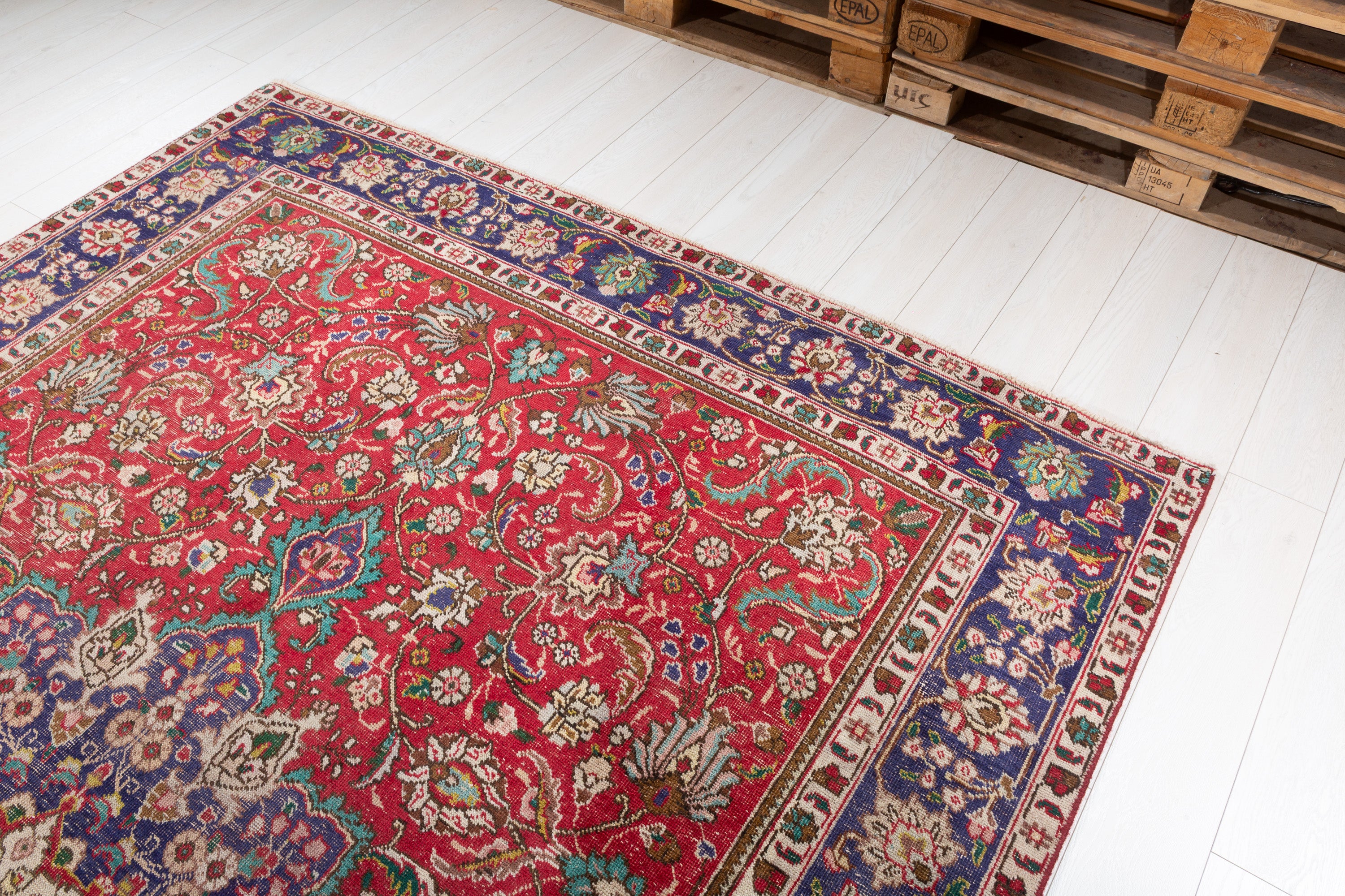 Vintage Red and beige Traditional Rug – 9' 9" x 6' 9" (297 x 206 cm)