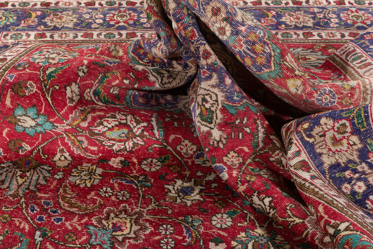 Vintage Red and beige Traditional Rug – 9' 9" x 6' 9" (297 x 206 cm)
