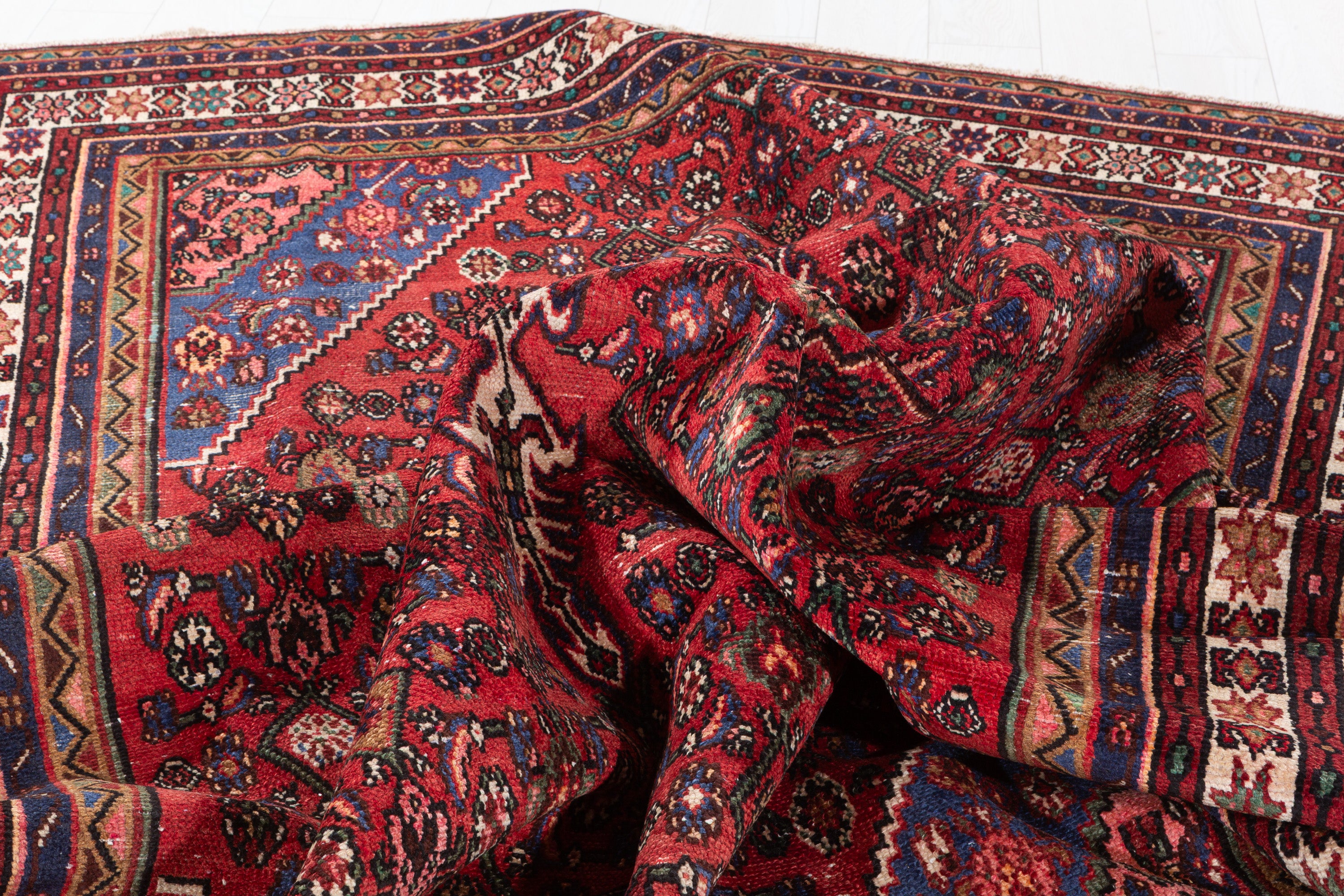 Vintage Red and navy Geometric Rug – 9' 9" x 6' 10" (297 x 209 cm)