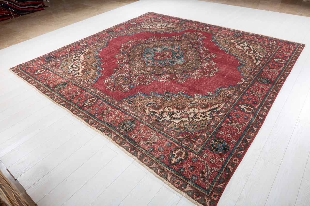 Collectible Vintage Magenta and navy Floral square Rug – 9' 3" x 9' 5" (283 x 288 cm)