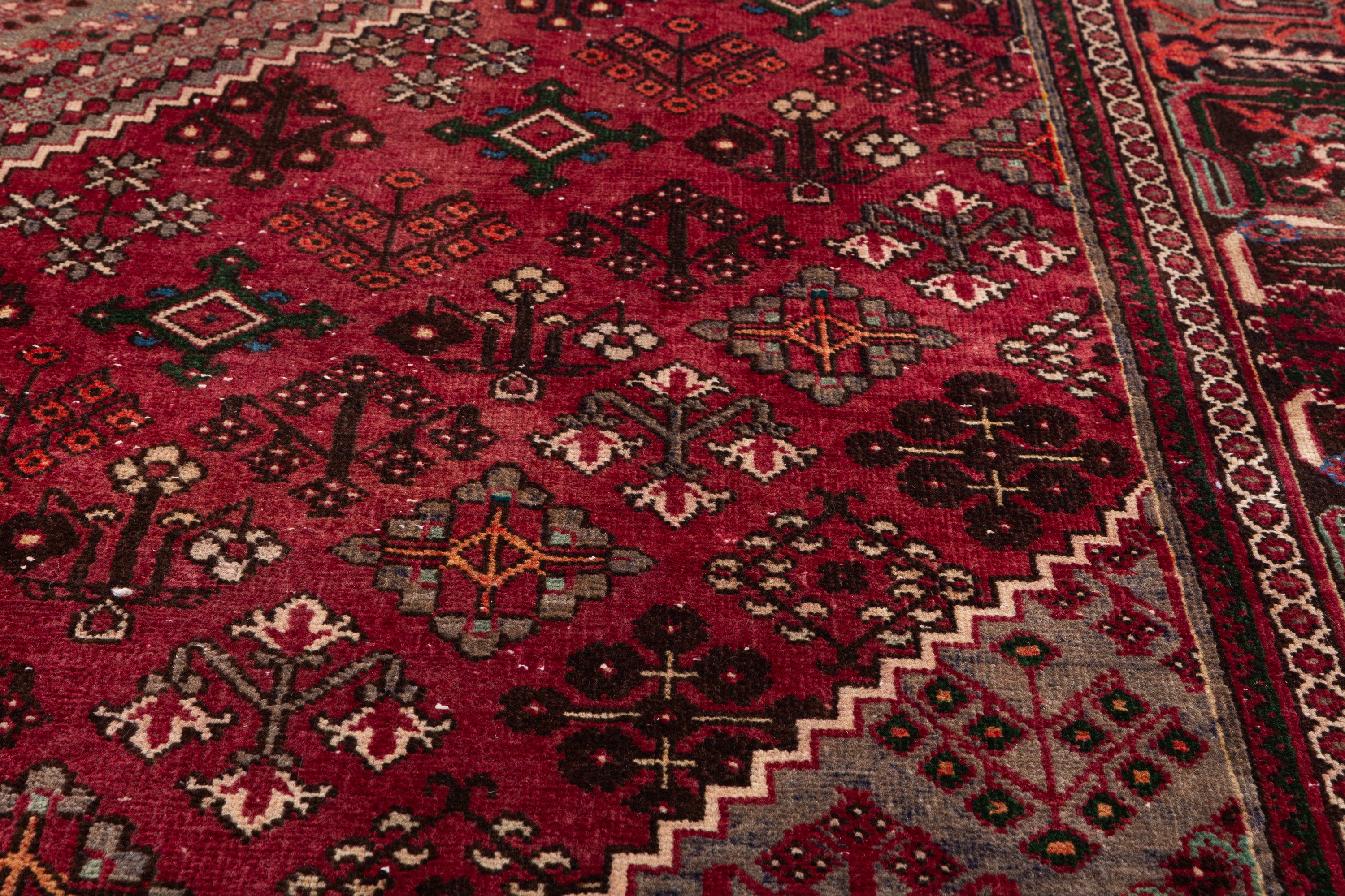 Vintage Red and beige Traditional Rug – 9' 8" x 6' 5" (294 x 196 cm)