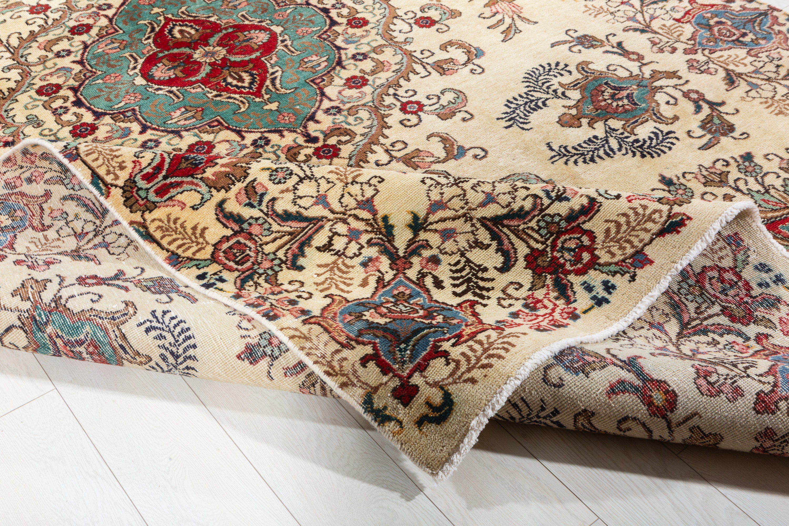 Collectible Vintage Warm beige and red Floral Rug – 10' 3" x 7' 0" (312 x 214 cm)