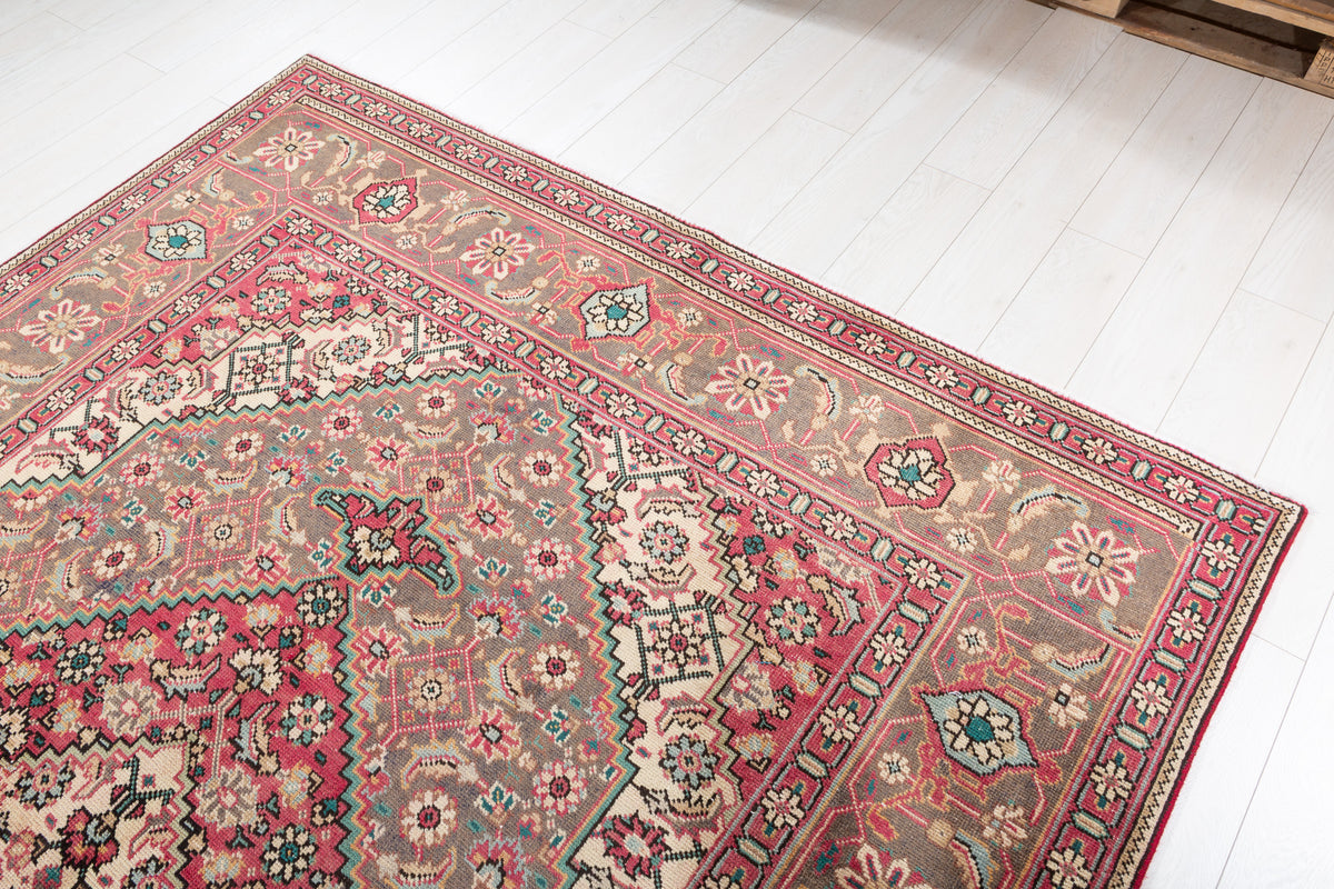 Vintage Charcoal and magenta Geometric Rug – 9' 2" x 6' 7" (279 x 201 cm)