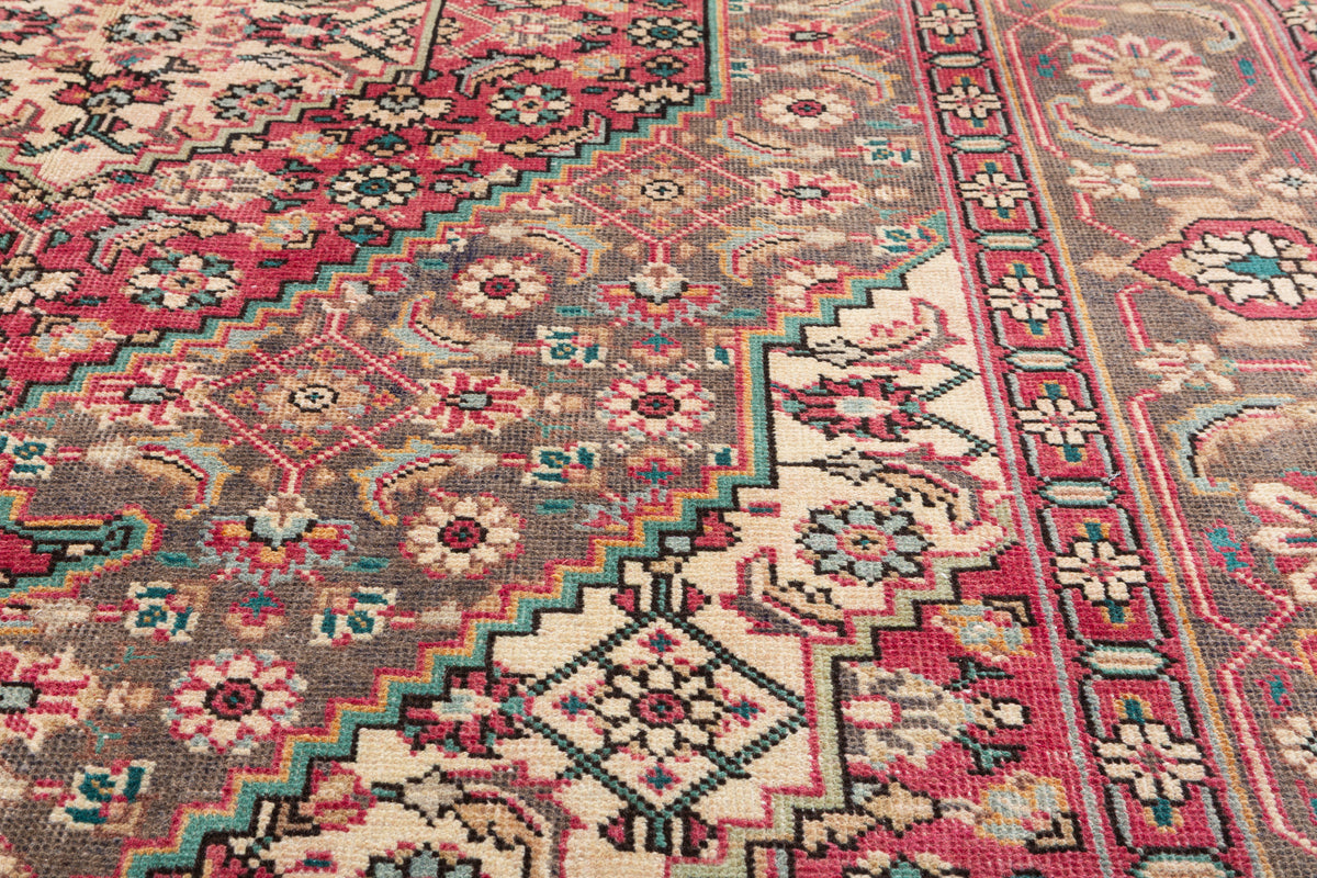 Vintage Charcoal and magenta Geometric Rug – 9' 2" x 6' 7" (279 x 201 cm)