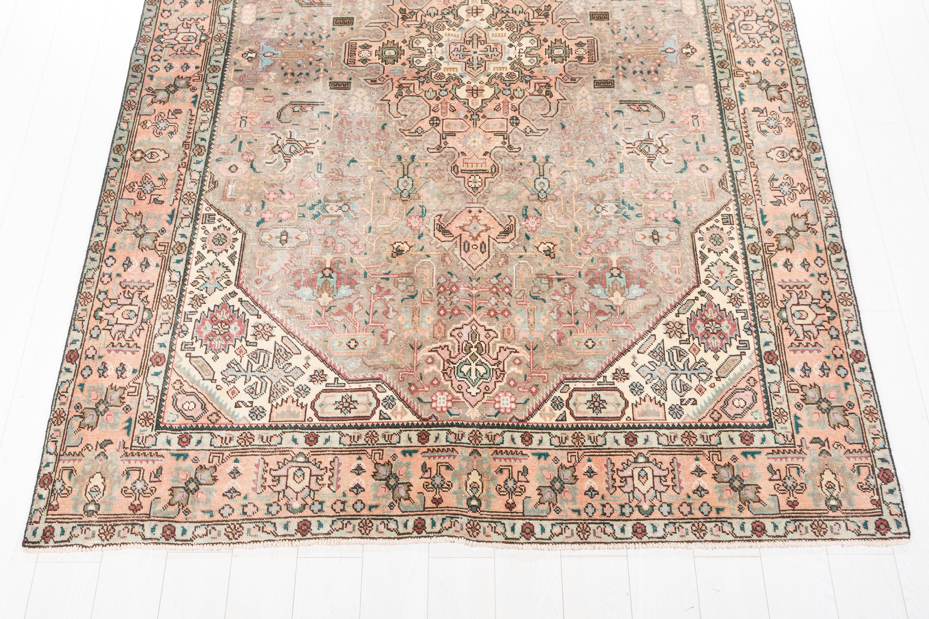 Vintage Faded beige and gray Traditional Rug – 9' 5" x 6' 5" (288 x 196 cm)