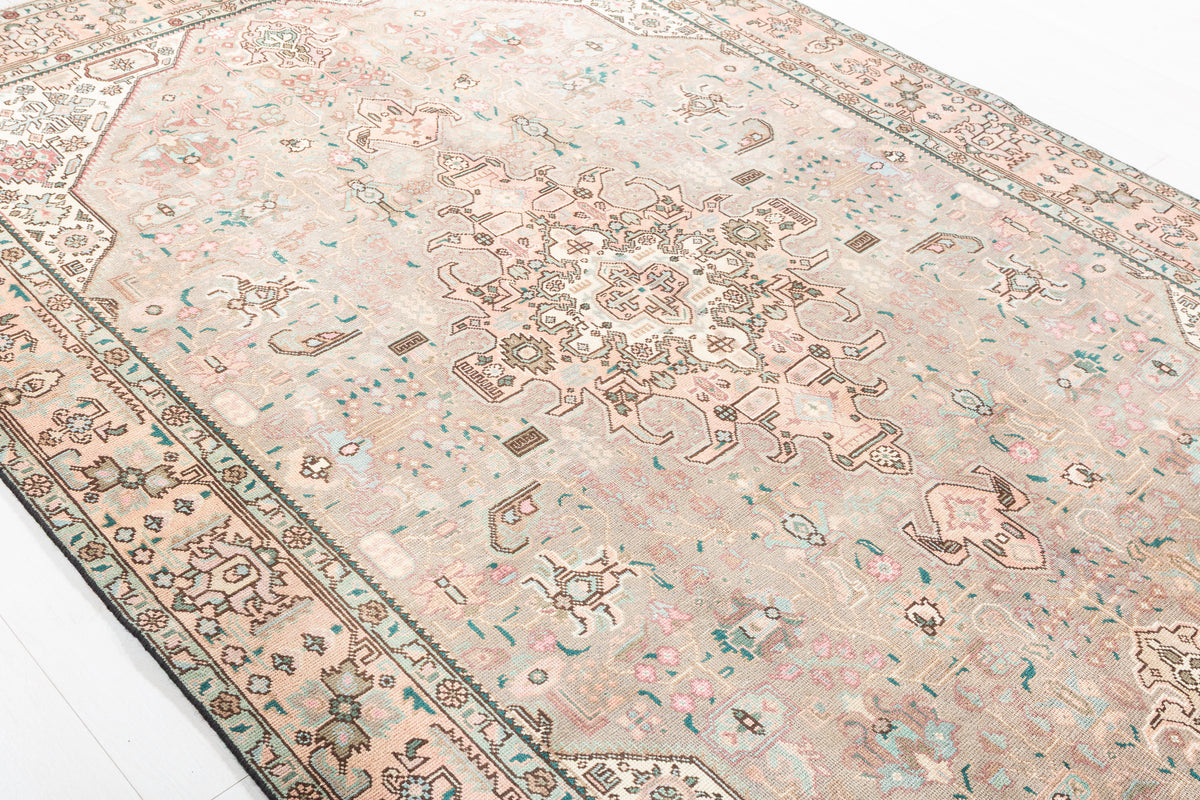 Vintage Faded beige and gray Traditional Rug – 9' 5" x 6' 5" (288 x 196 cm)