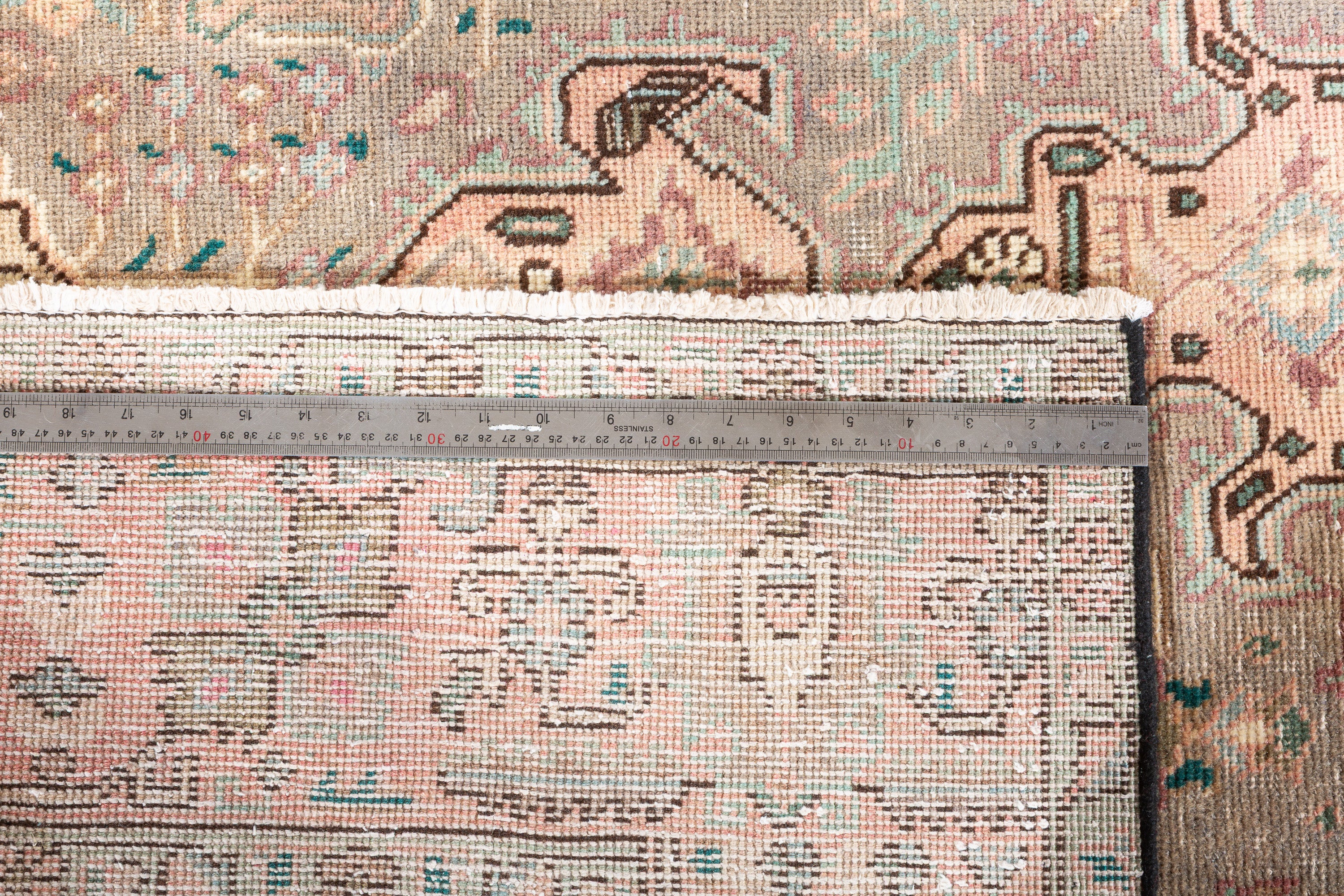 Vintage Faded beige and gray Traditional Rug – 9' 5" x 6' 5" (288 x 196 cm)