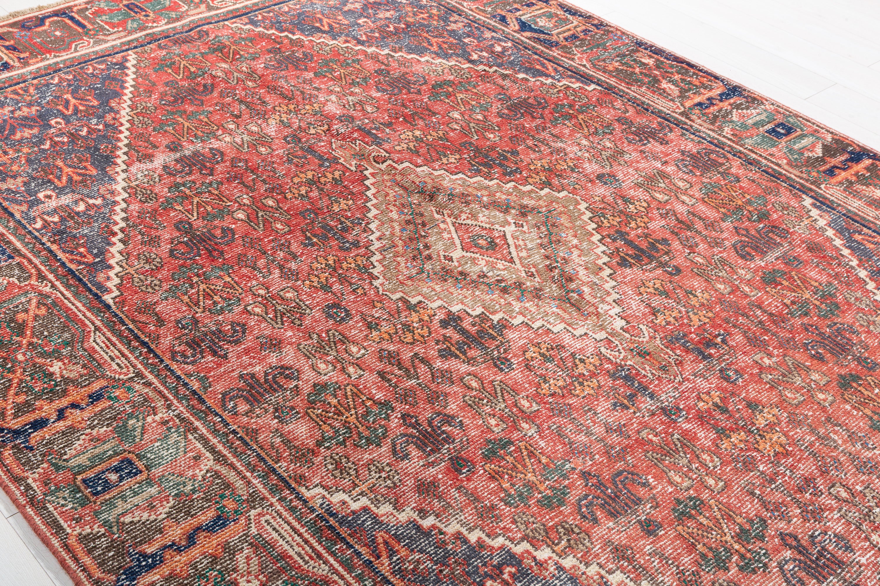 Vintage Faded red and blue Traditional Rug – 9' 5" x 6' 4" (288 x 194 cm)