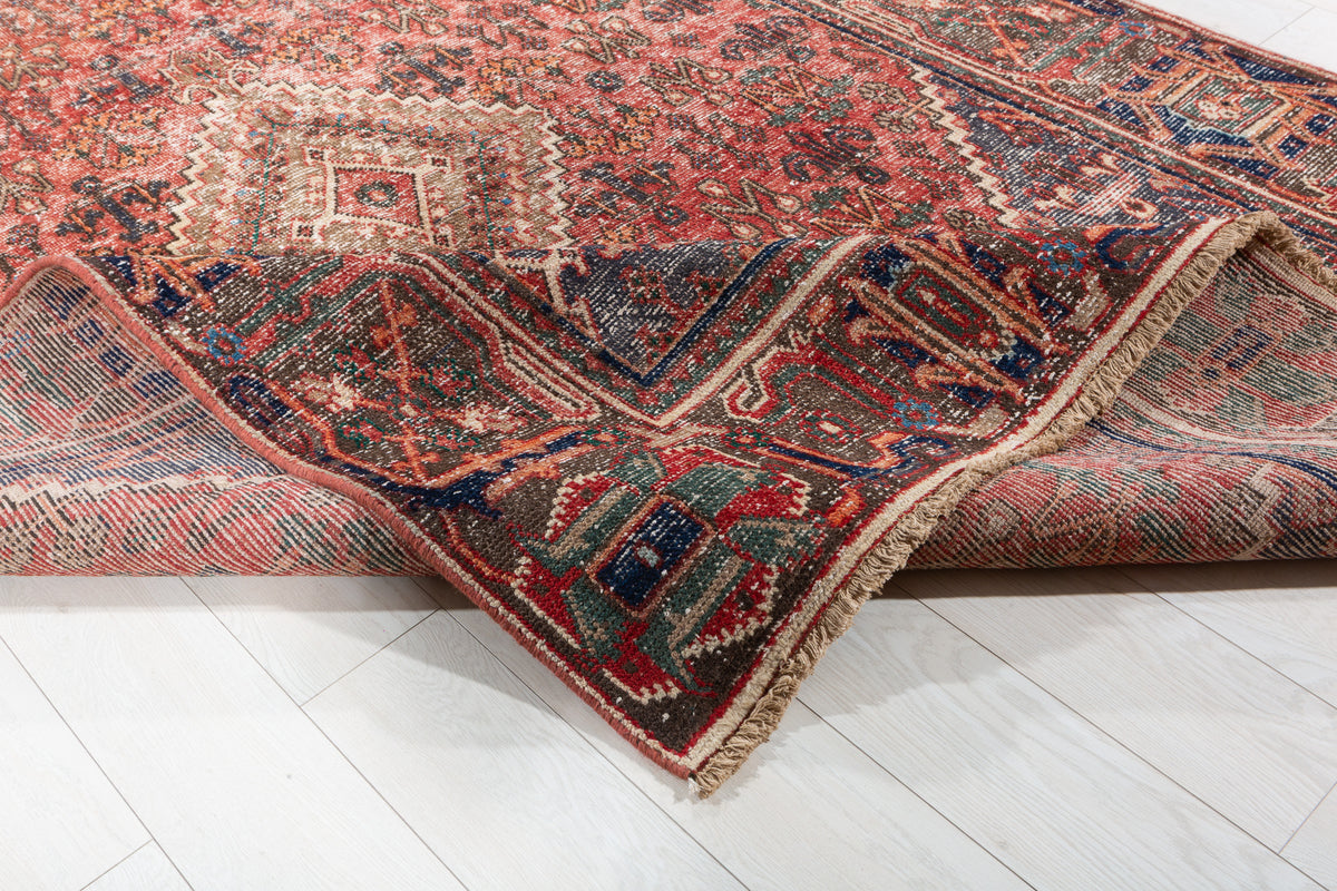 Vintage Faded red and blue Traditional Rug – 9' 5" x 6' 4" (288 x 194 cm)
