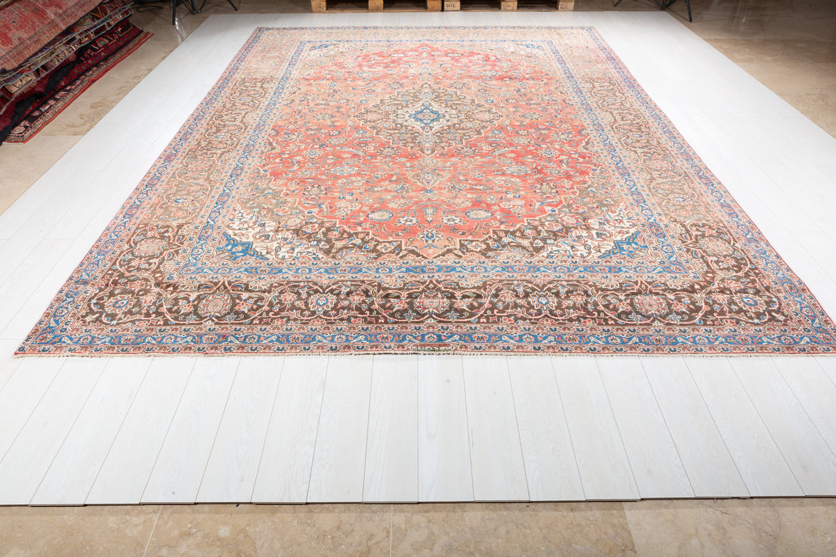 Vintage Faded red and navy Traditional Rug – 12' 8" x 9' 4" (385 x 284 cm)